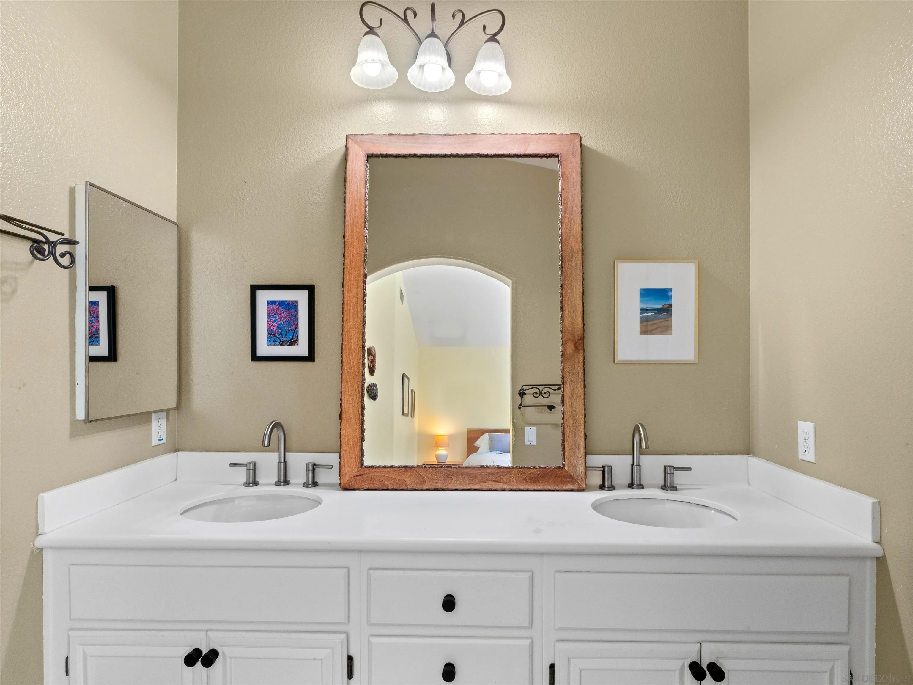 https://cdn.realtyfeed.com/cdn/127/260015661/5c97e9cdbf25d2087fd2536022724956.webp