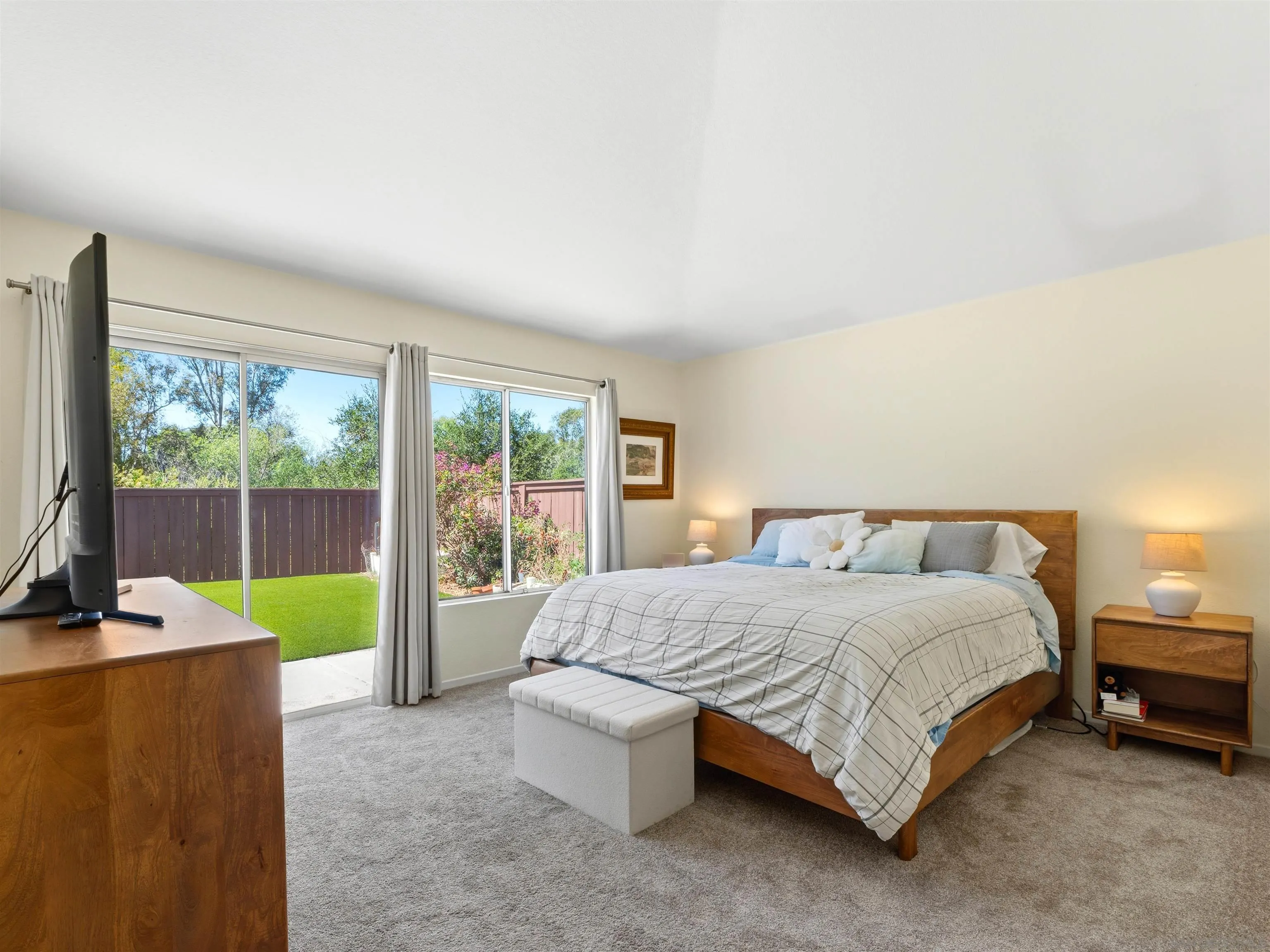 https://cdn.realtyfeed.com/cdn/127/260015661/5fa7ed0e91f572d9d10b060c8f1b554a.webp