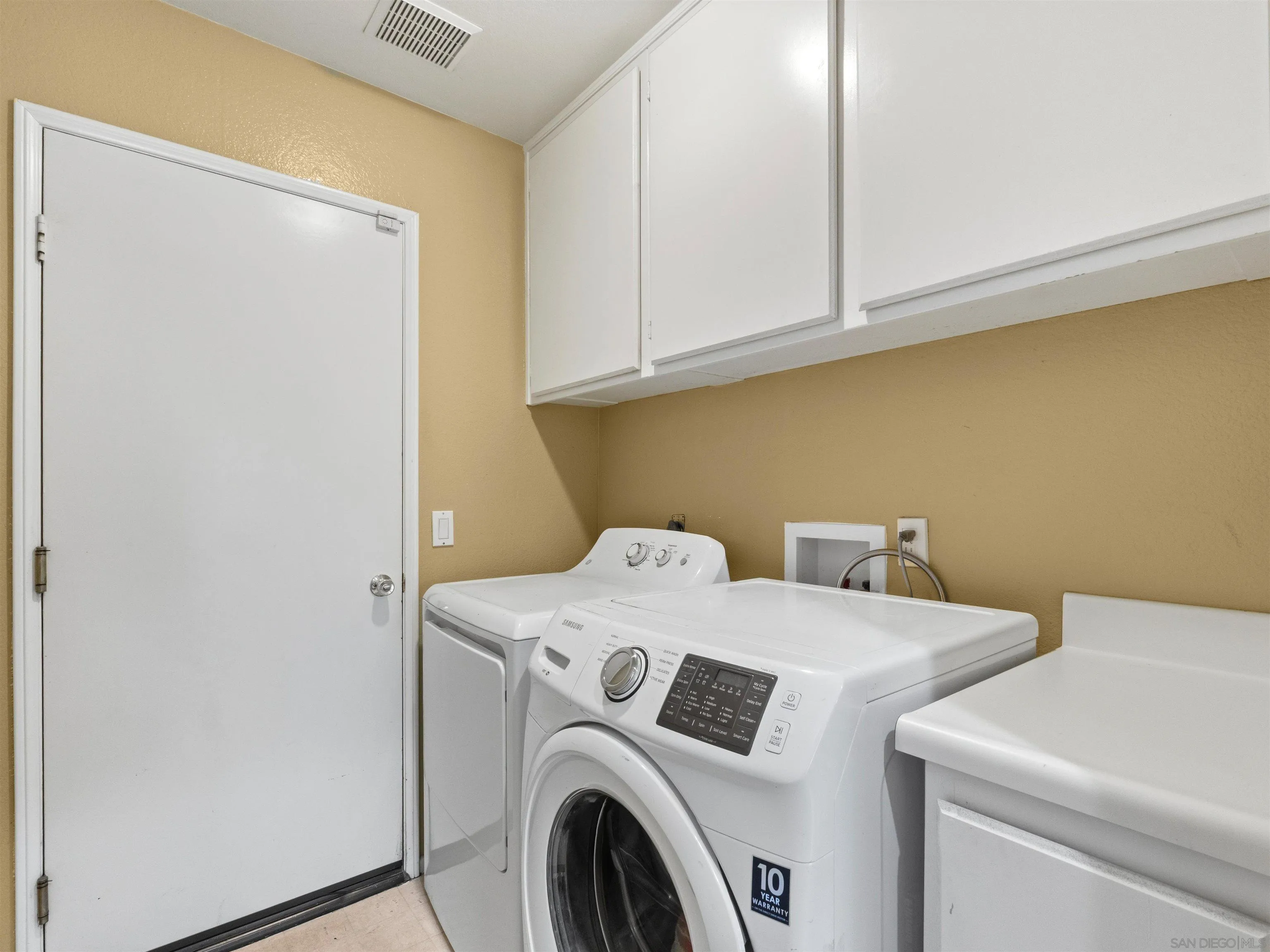 https://cdn.realtyfeed.com/cdn/127/260015661/786c4685513f3517dea382c6804e451f.webp