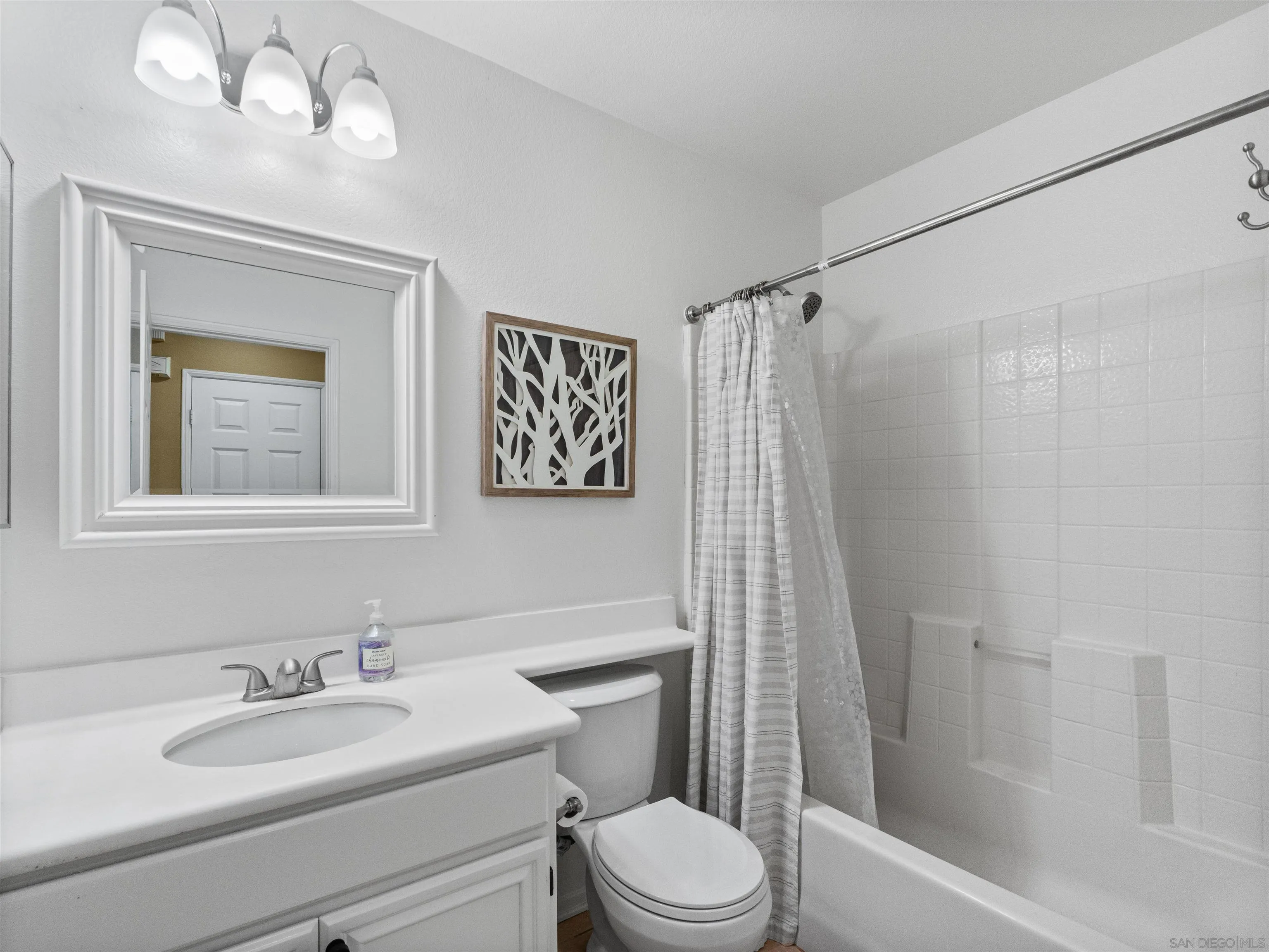 https://cdn.realtyfeed.com/cdn/127/260015661/d2760184cc9595b2bc5682652769950f.webp