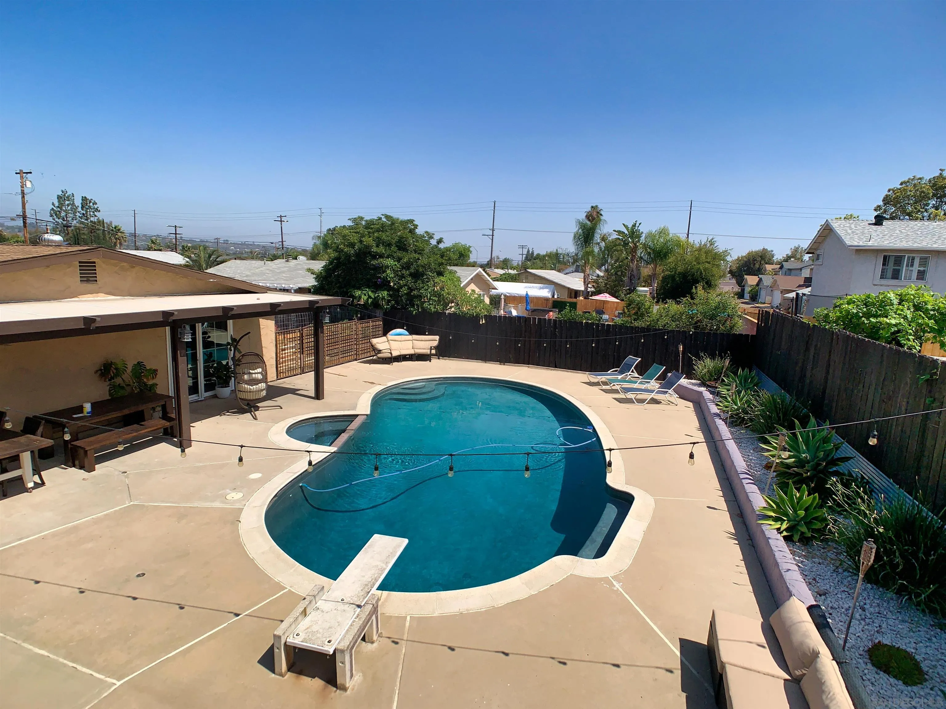 https://cdn.realtyfeed.com/cdn/127/260015662/0f453d59ffc0987ff722354552facb8f.webp