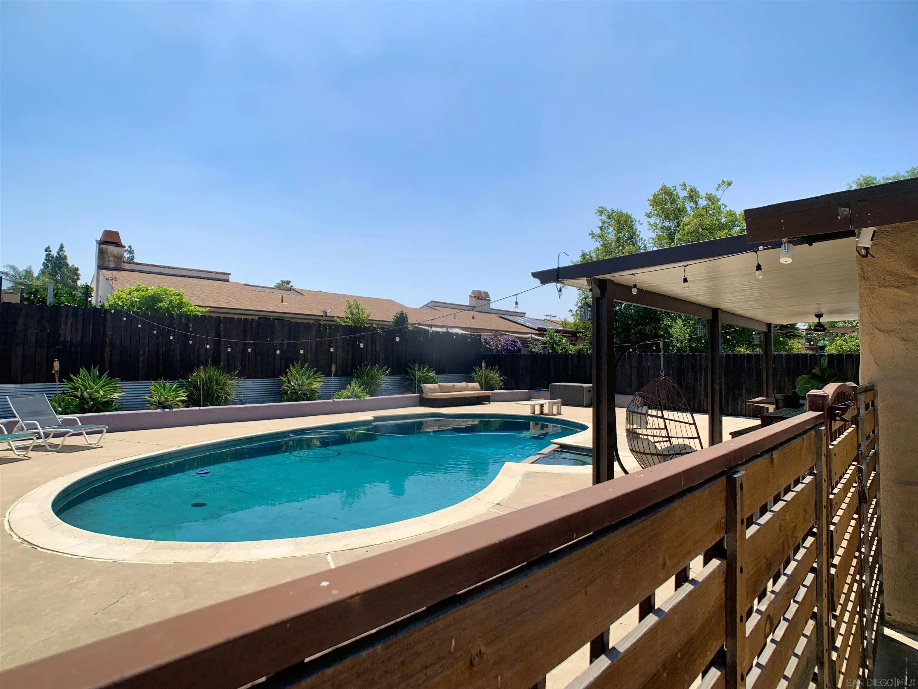 https://cdn.realtyfeed.com/cdn/127/260015662/2411b766590f4ef8e836273e6ee4b8ba.webp