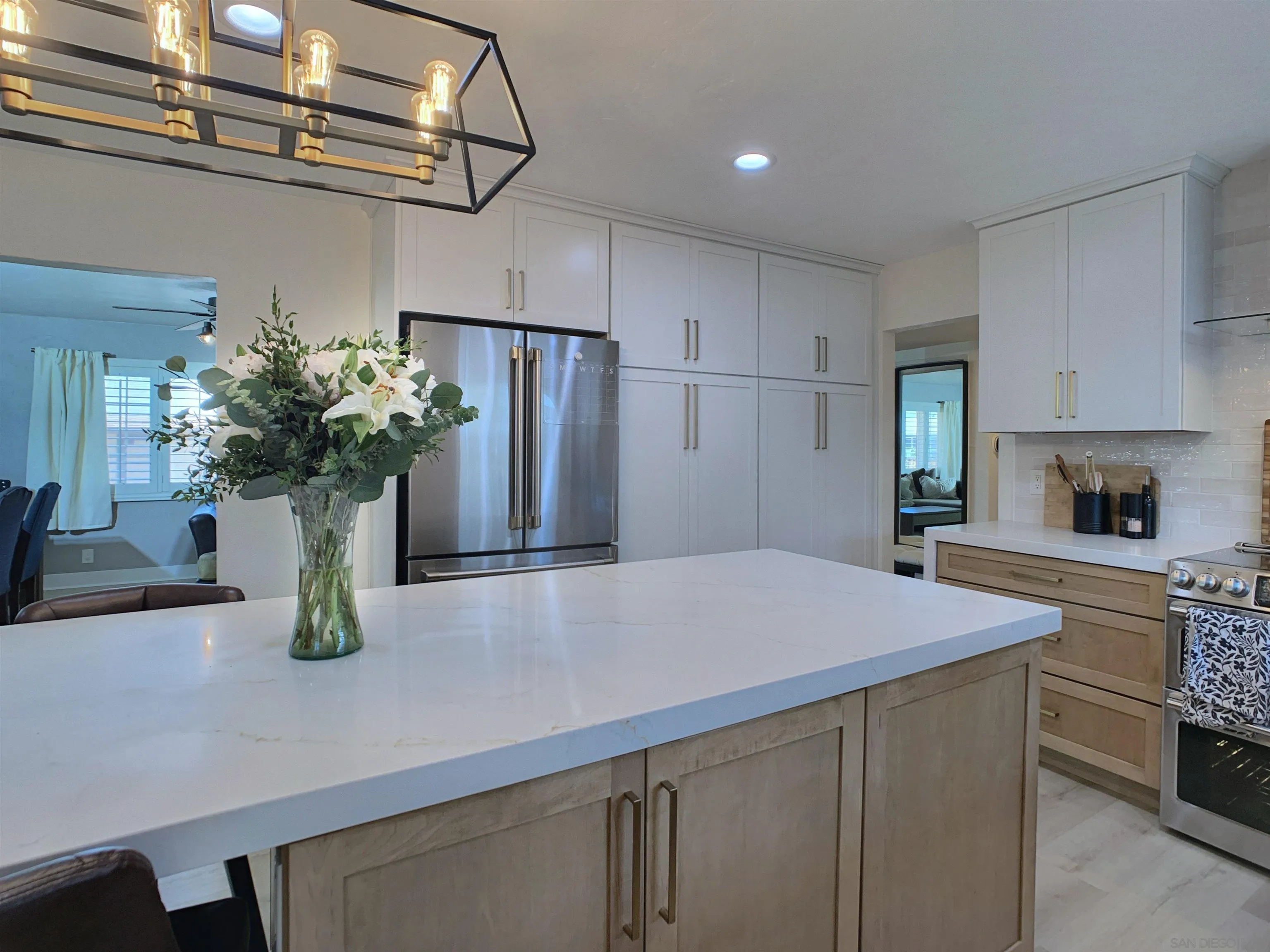 https://cdn.realtyfeed.com/cdn/127/260015662/2841c46e7dbf9482a874141dffcdb310.webp