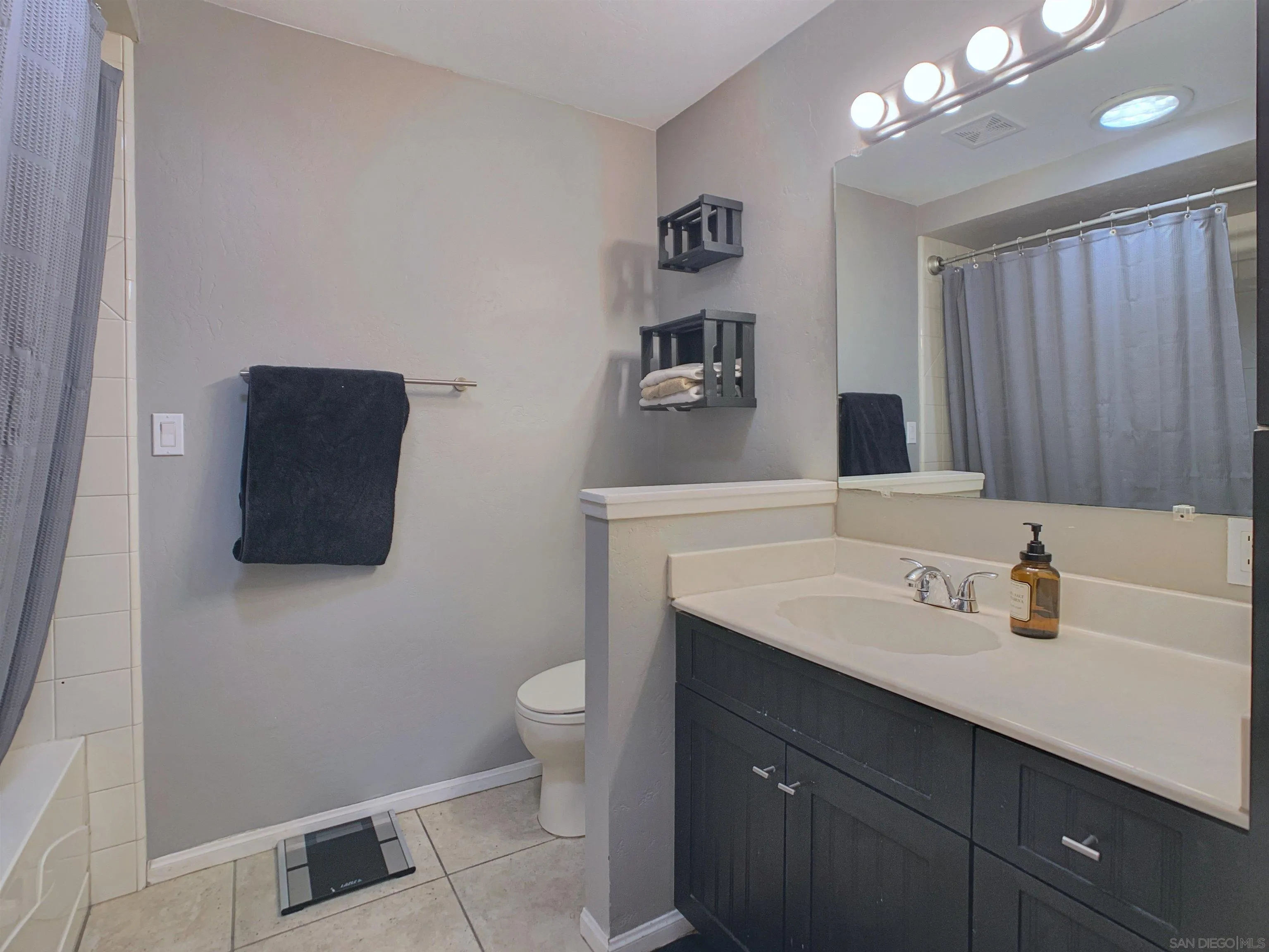 https://cdn.realtyfeed.com/cdn/127/260015662/3ec3d4397533106c6c1bdc29b8fa89c9.webp