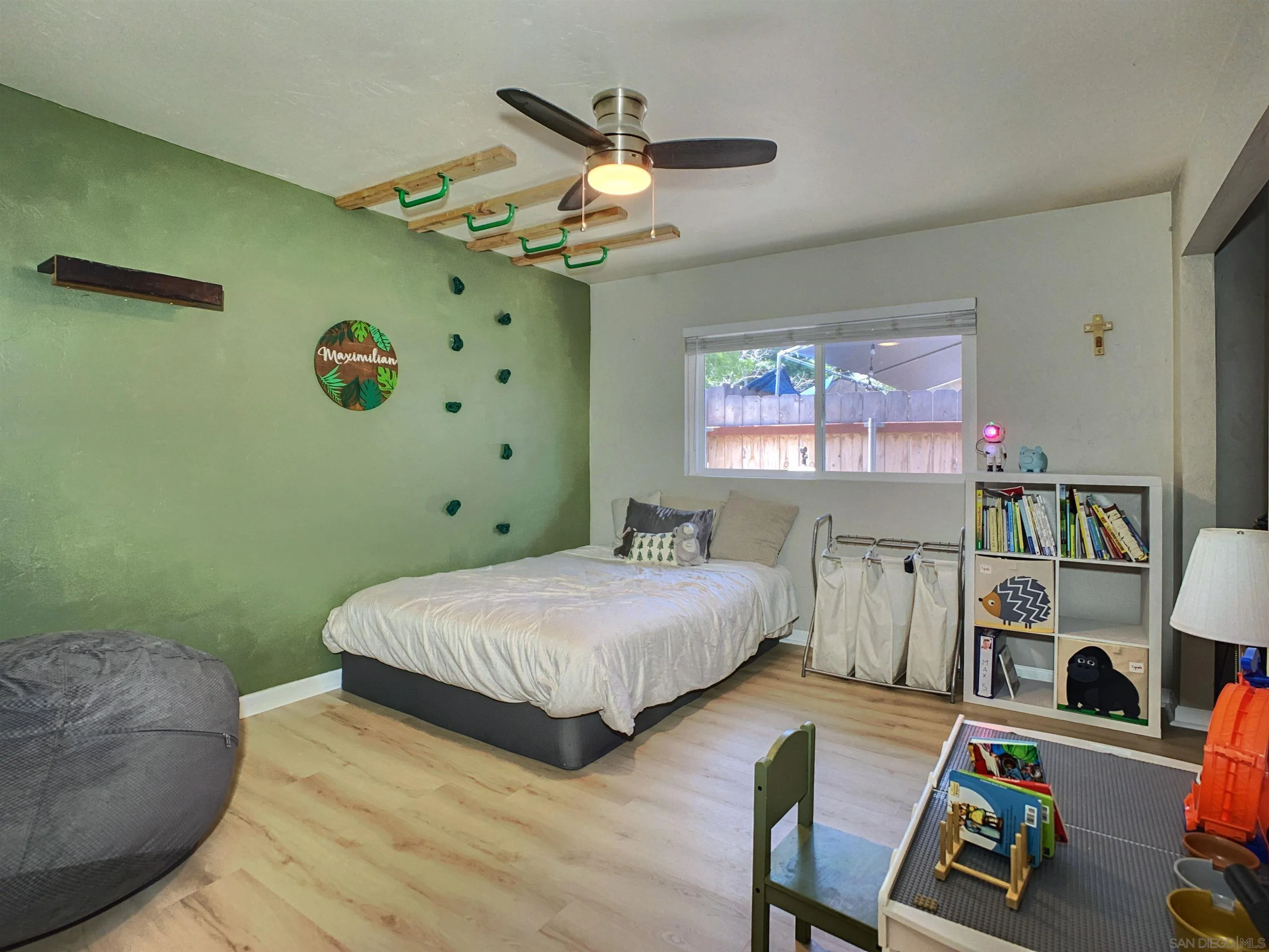 https://cdn.realtyfeed.com/cdn/127/260015662/8ff2fda37d6812b0d663ac8f0d9458e9.webp