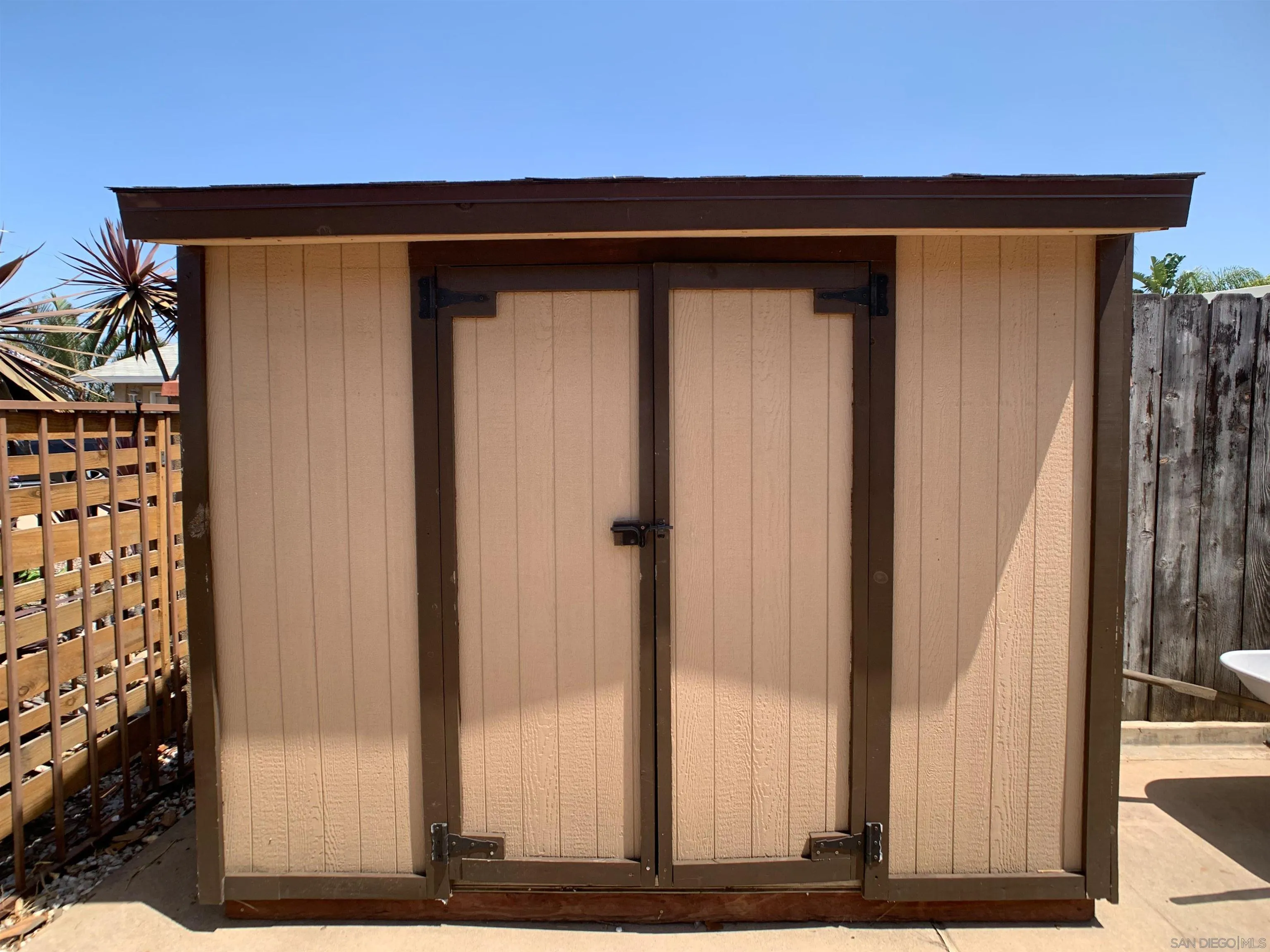 https://cdn.realtyfeed.com/cdn/127/260015662/9c6e16fef1cdbad1ef5c003effb3dc79.webp