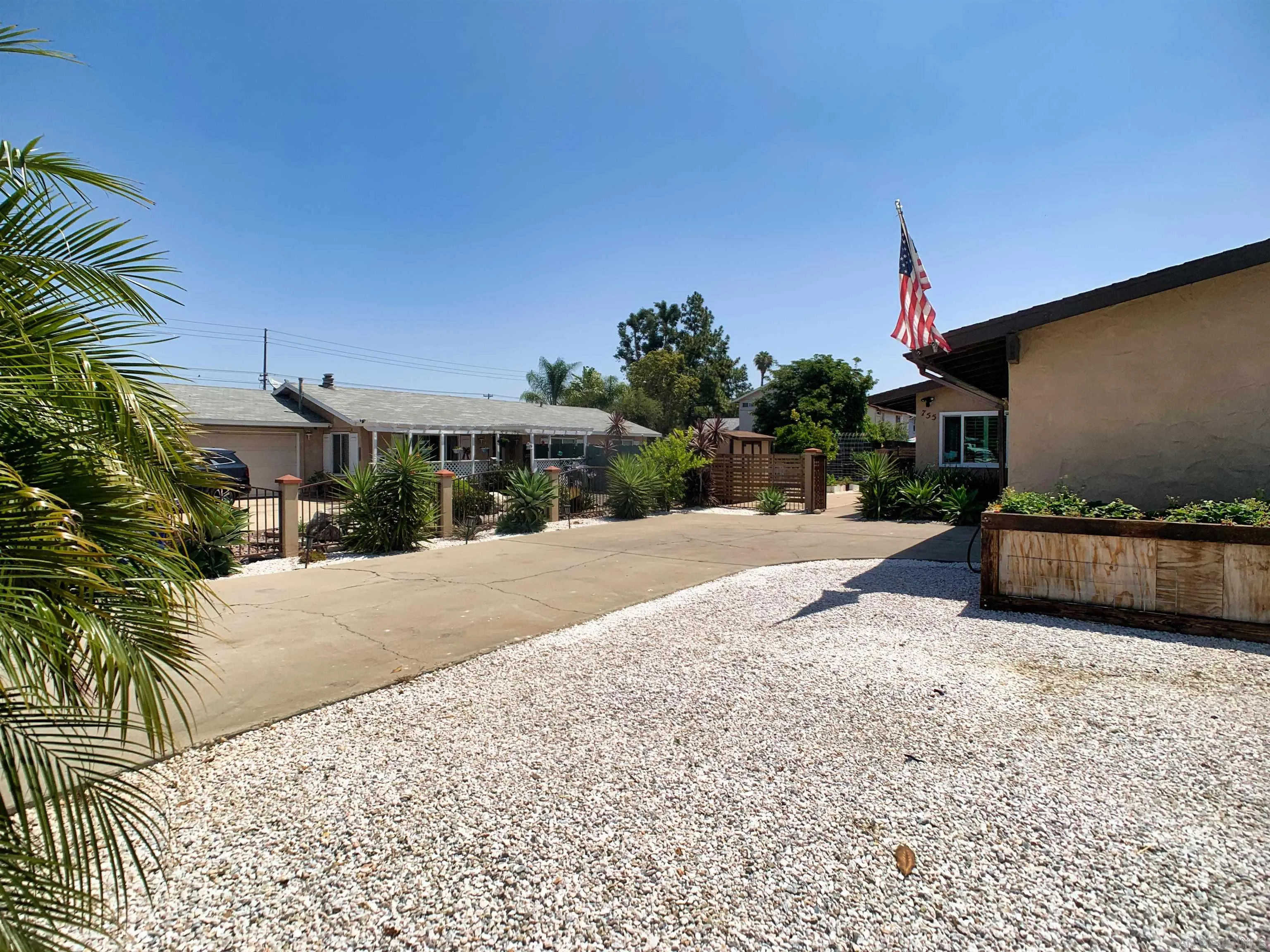 https://cdn.realtyfeed.com/cdn/127/260015662/cd4aedb128c07ccdf7701e36f3d1e81b.webp