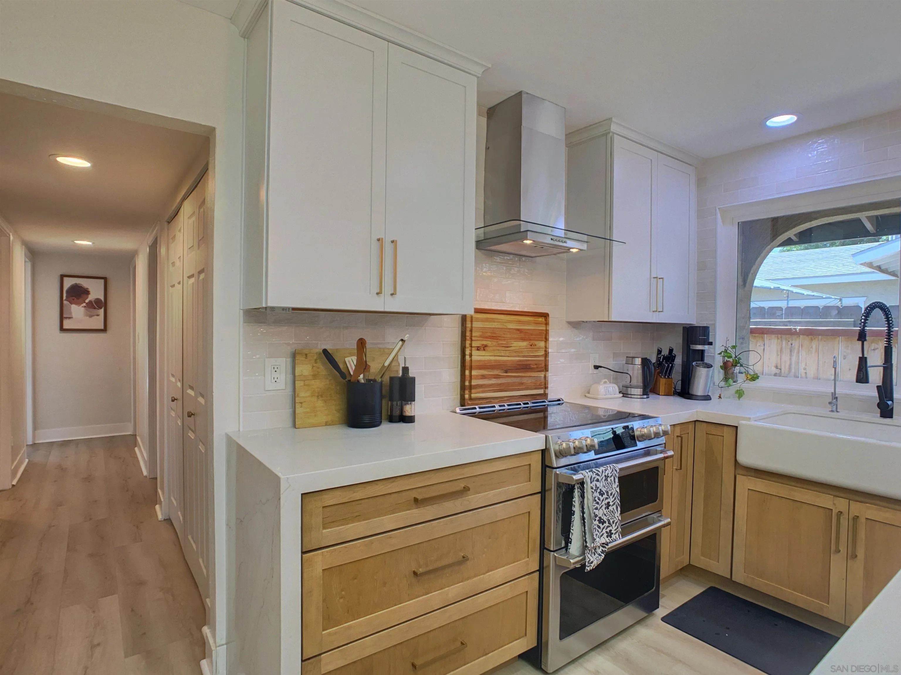 https://cdn.realtyfeed.com/cdn/127/260015662/d47c57bb1e2a48a246ae7e6cc0efa80a.webp