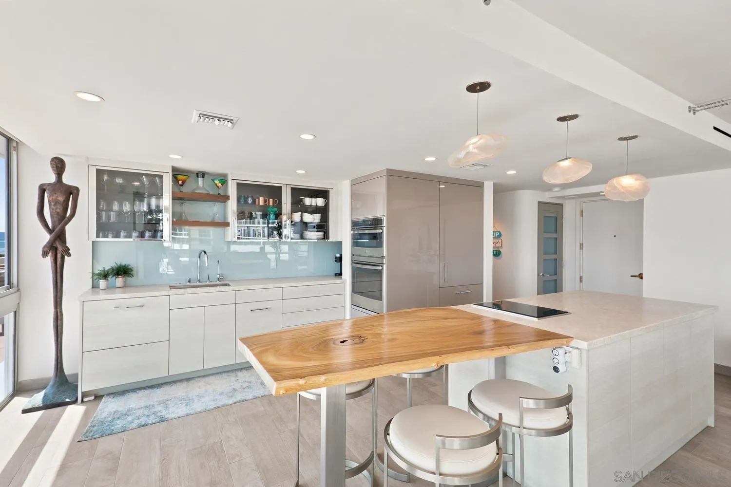 https://cdn.realtyfeed.com/cdn/127/260015666/78ff0f856b688791f44e78834f3fc581.webp