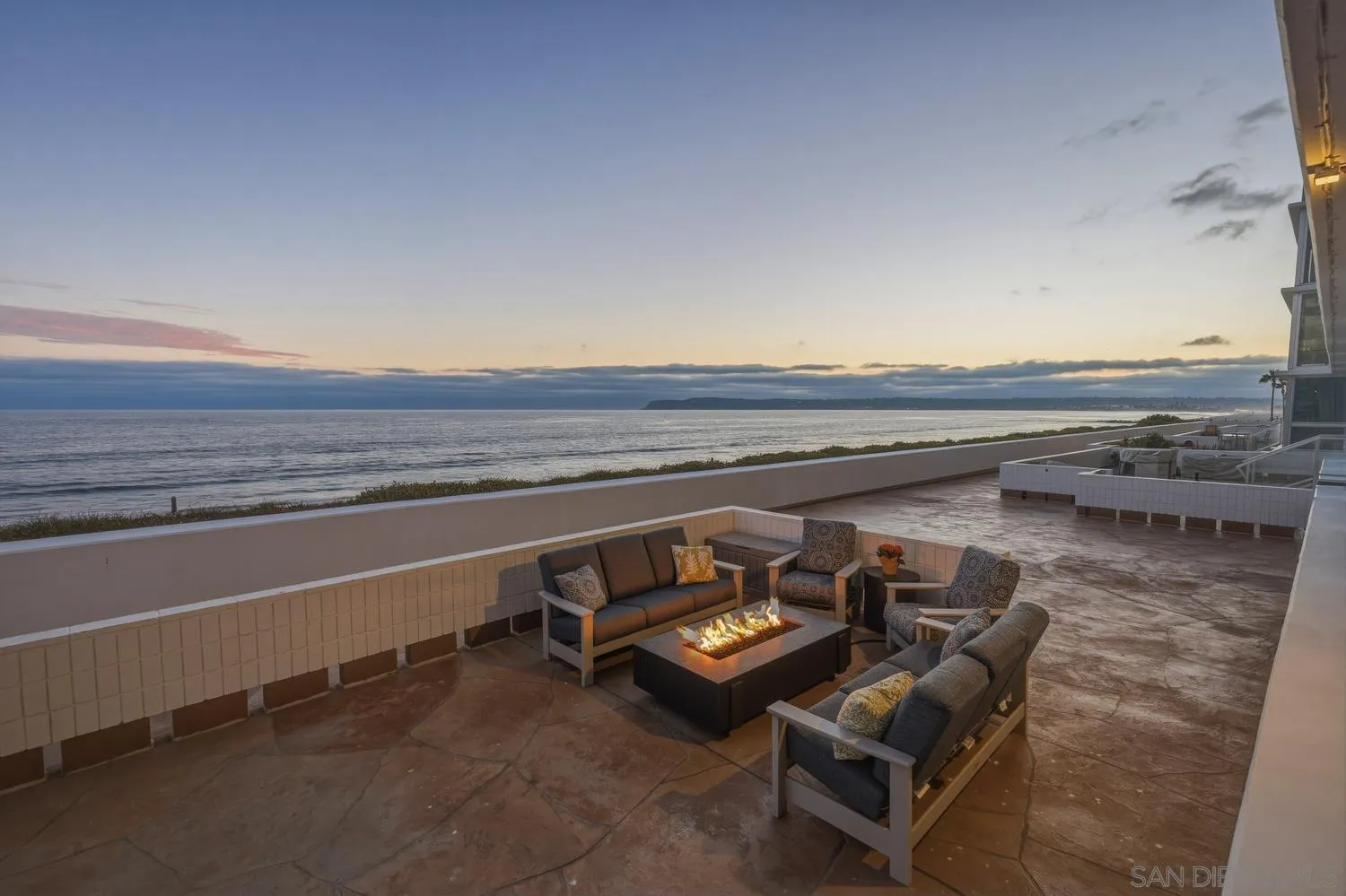 https://cdn.realtyfeed.com/cdn/127/260015666/d13547e4db86328c90d2ec6b36837153.webp