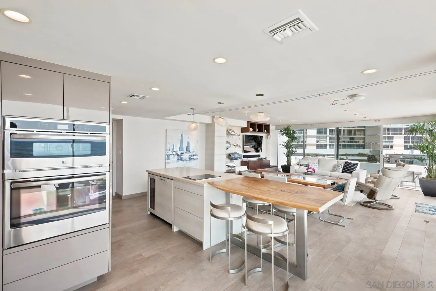https://cdn.realtyfeed.com/cdn/127/260015666/d6e7067dea6637bb28a52df76e0a3bd1.webp