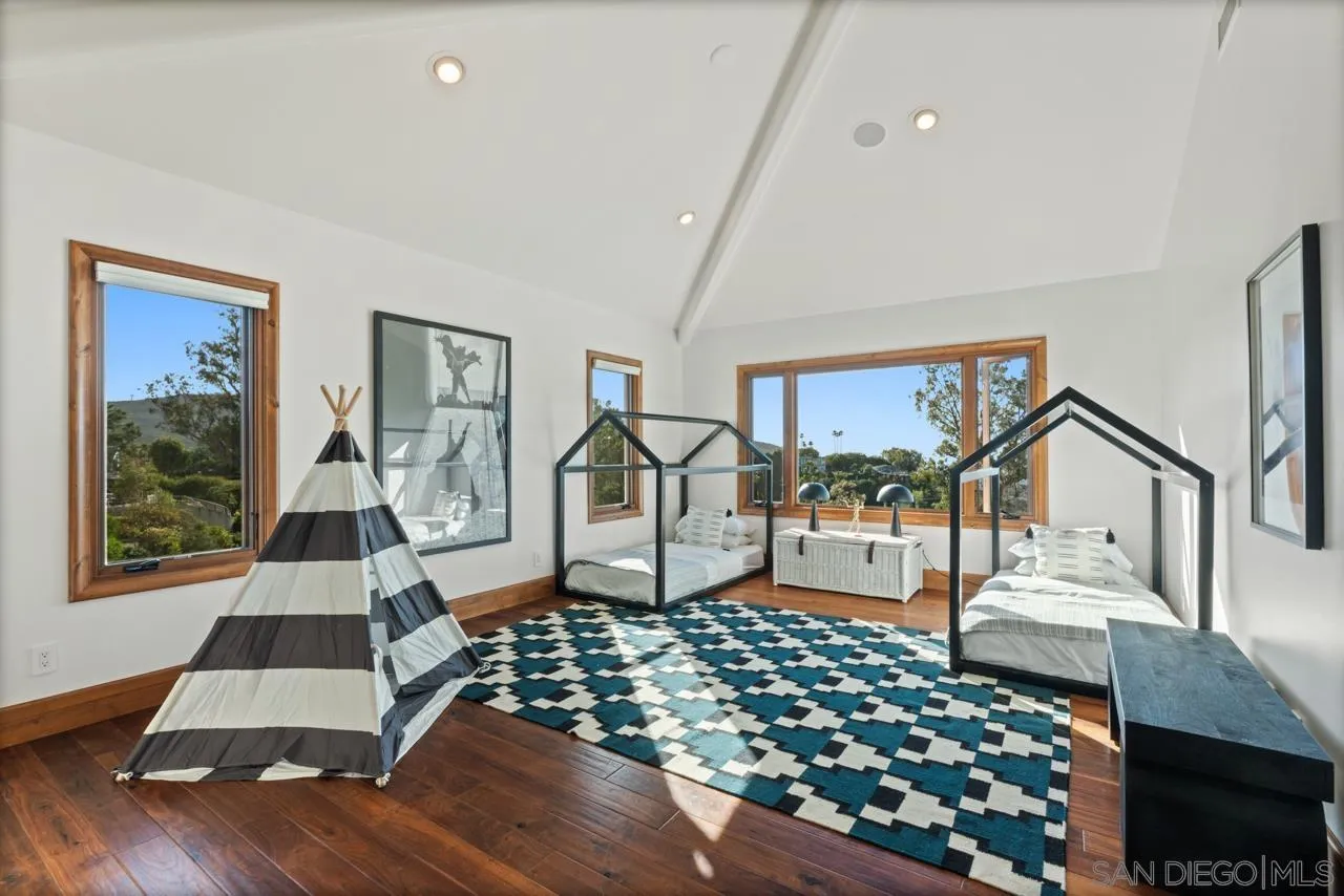 https://cdn.realtyfeed.com/cdn/127/260015671/1770cc30a04fb8daa6d1940602c85617.webp