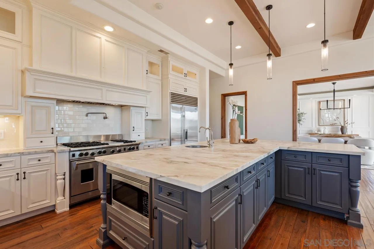 https://cdn.realtyfeed.com/cdn/127/260015671/567db54d80cff6ec0403d52c46acdf7c.webp