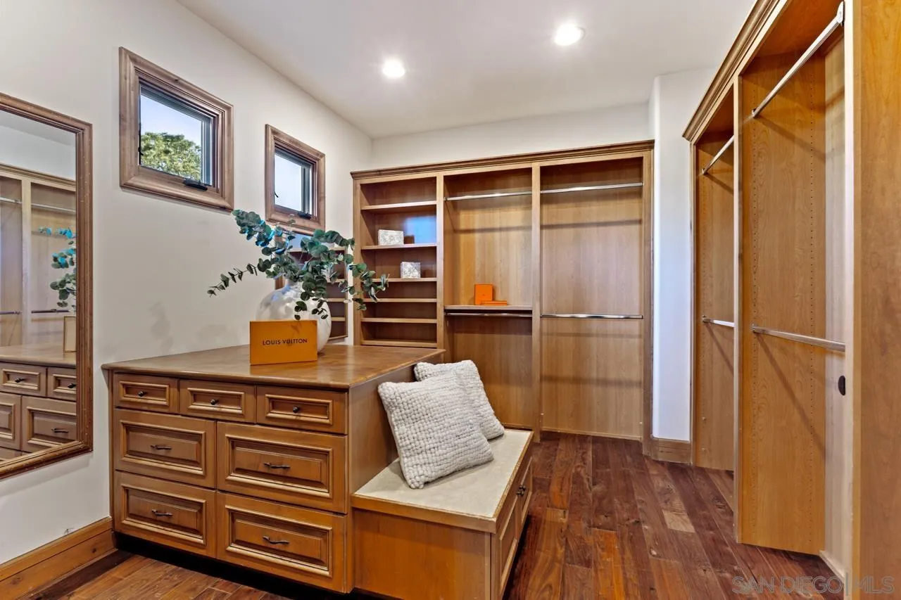 https://cdn.realtyfeed.com/cdn/127/260015671/641d7a00d09e22994319445d16e4a59b.webp