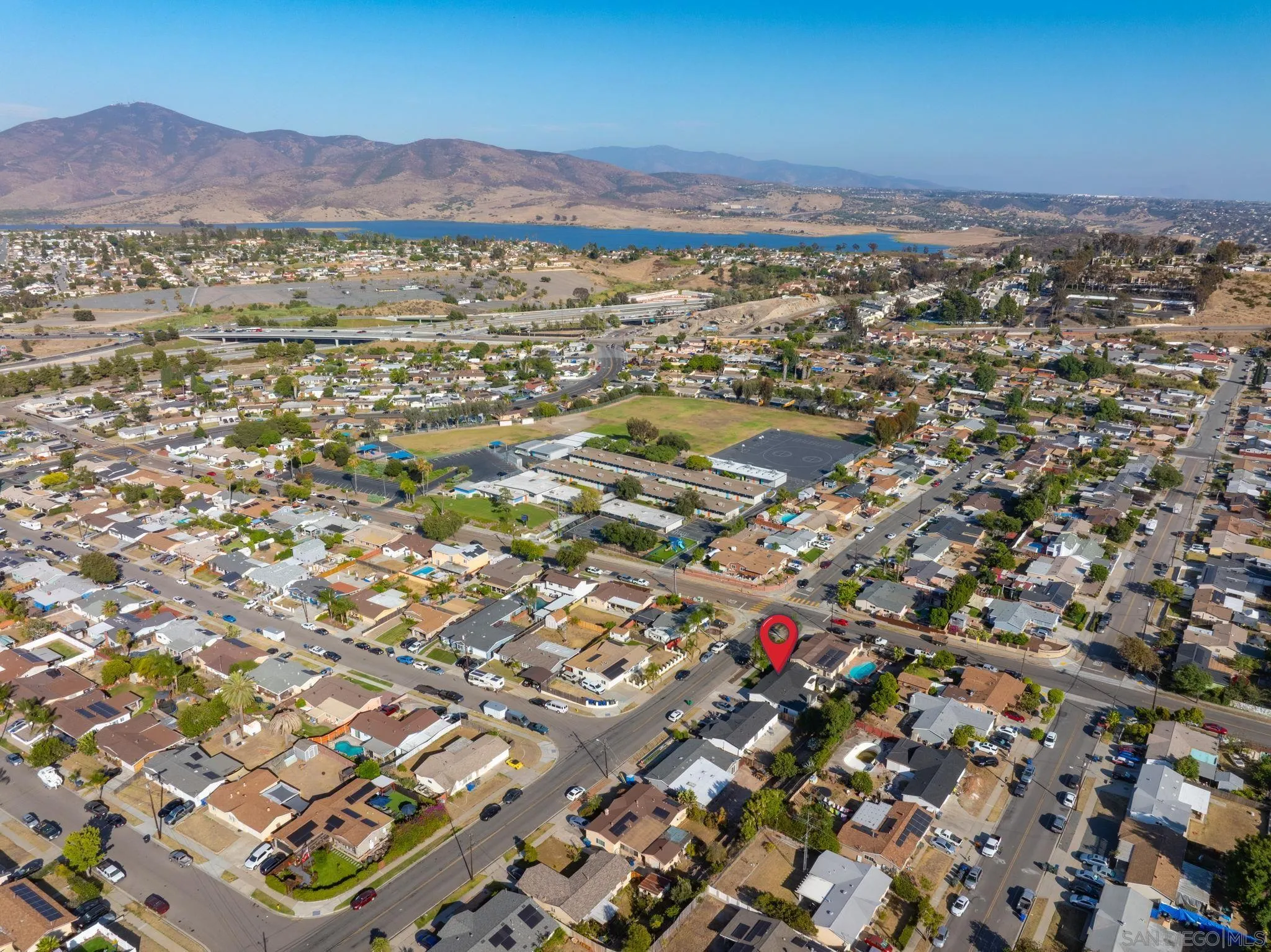 https://cdn.realtyfeed.com/cdn/127/260015673/1e8cf33ac4c7495aab971457d25f3ef7.webp