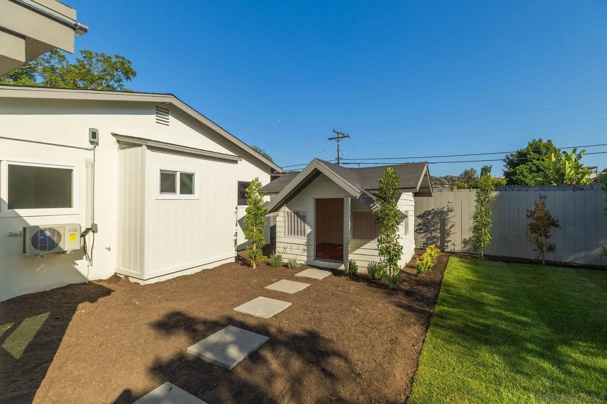 https://cdn.realtyfeed.com/cdn/127/260015673/dd16c4e00d0486f74d49fa29d0e65fc3.webp
