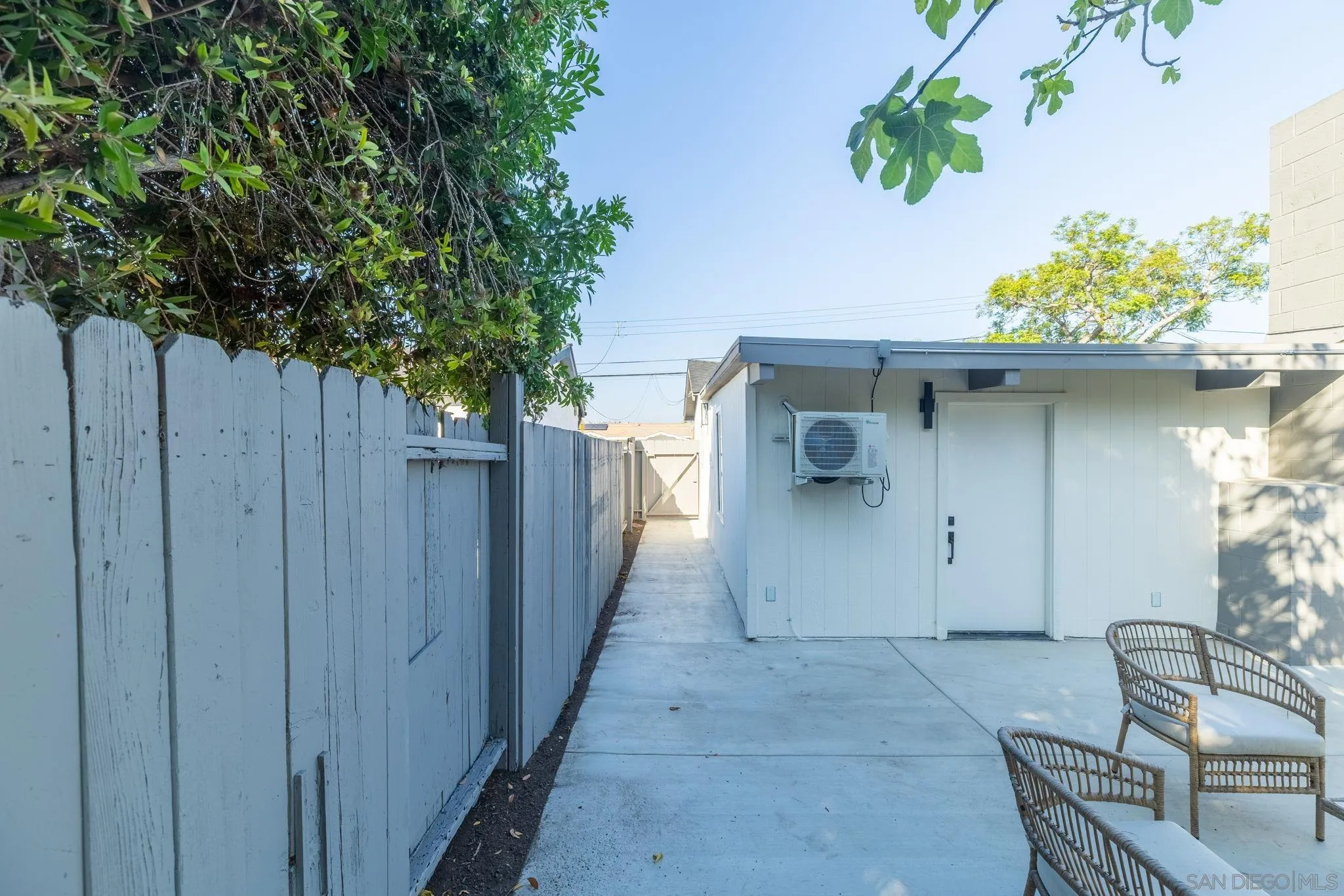 https://cdn.realtyfeed.com/cdn/127/260015673/e12b9e15c849bfaffbafc4c76f9236fa.webp