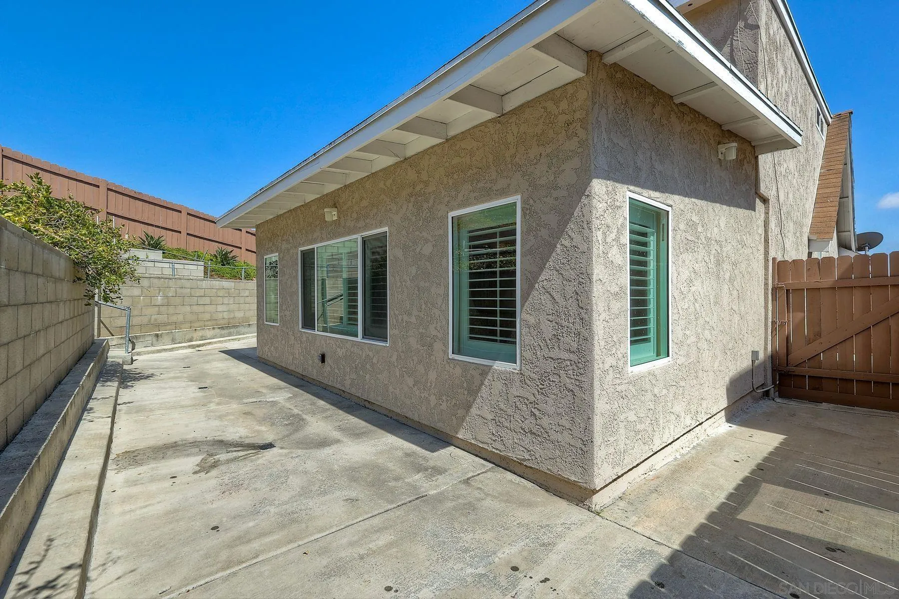 https://cdn.realtyfeed.com/cdn/127/260015676/2e60f1d7d9721af6aa3809bf674dae4d.webp