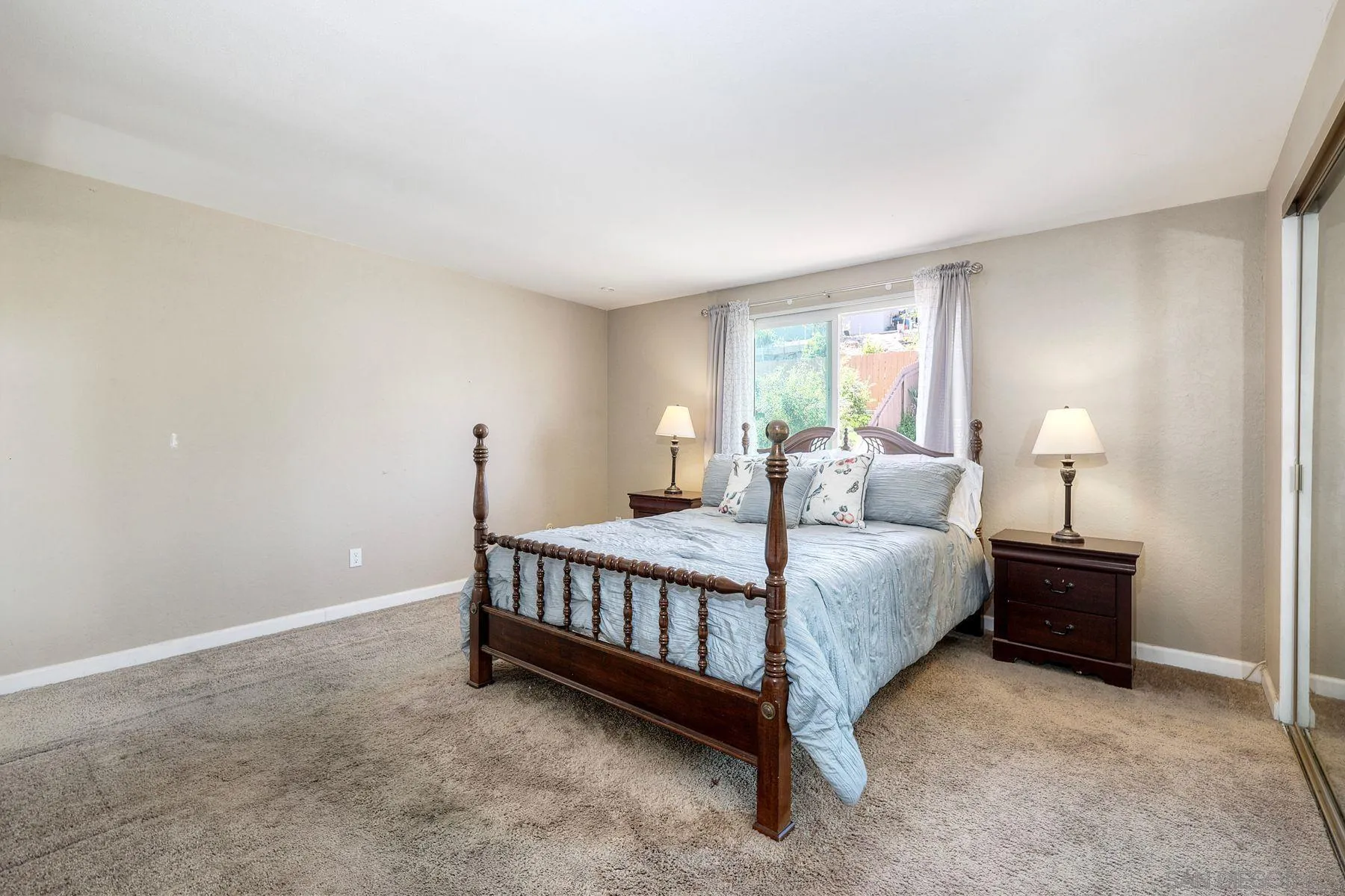 https://cdn.realtyfeed.com/cdn/127/260015676/38d2cfa614ad13710690f9758f73ec81.webp