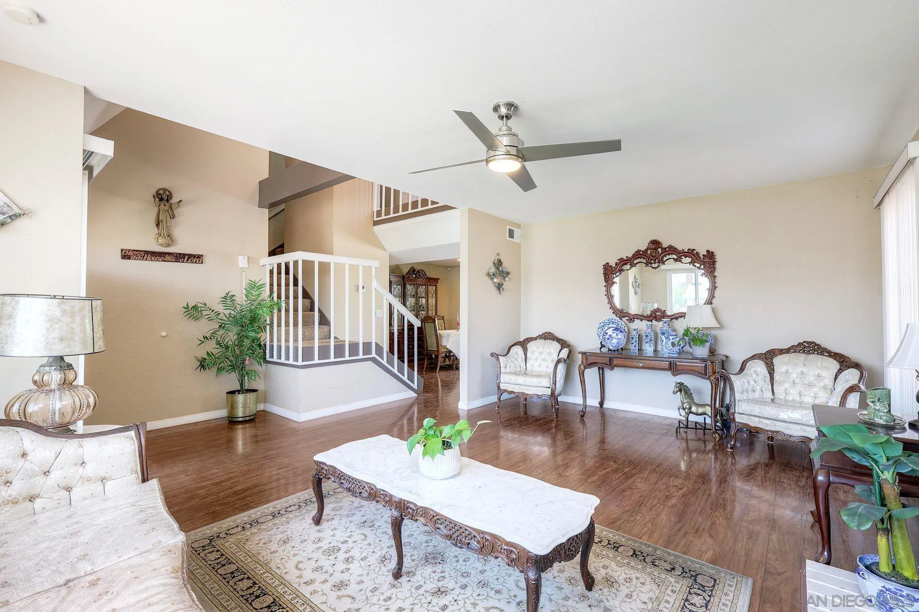 https://cdn.realtyfeed.com/cdn/127/260015676/3d5d57a82e6df1e6505f9065fb99aa44.webp