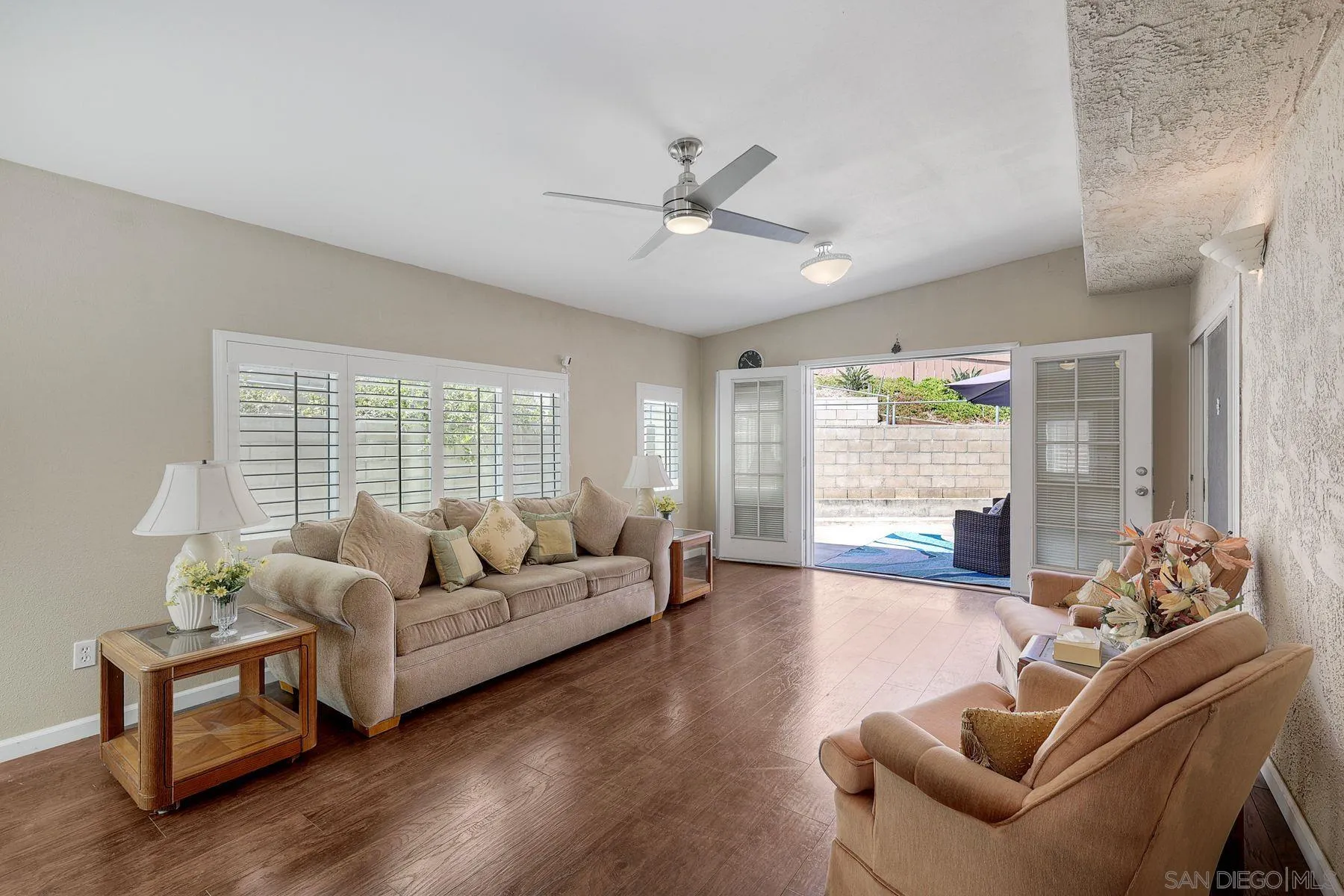 https://cdn.realtyfeed.com/cdn/127/260015676/bfda7fc041f8a91fc63b1c56adc99d79.webp
