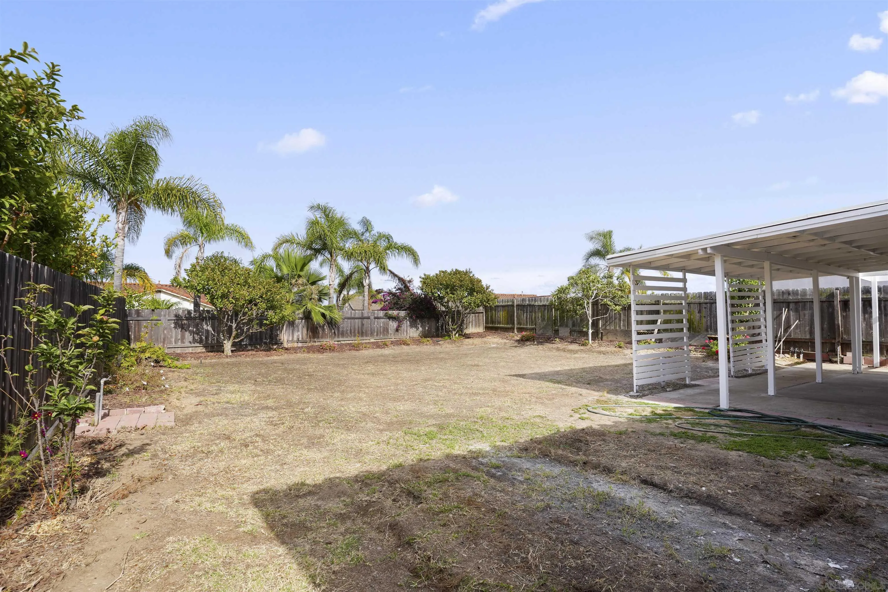 https://cdn.realtyfeed.com/cdn/127/260015677/1b8f7a81f4861a6d1fb34ba3ed651682.webp