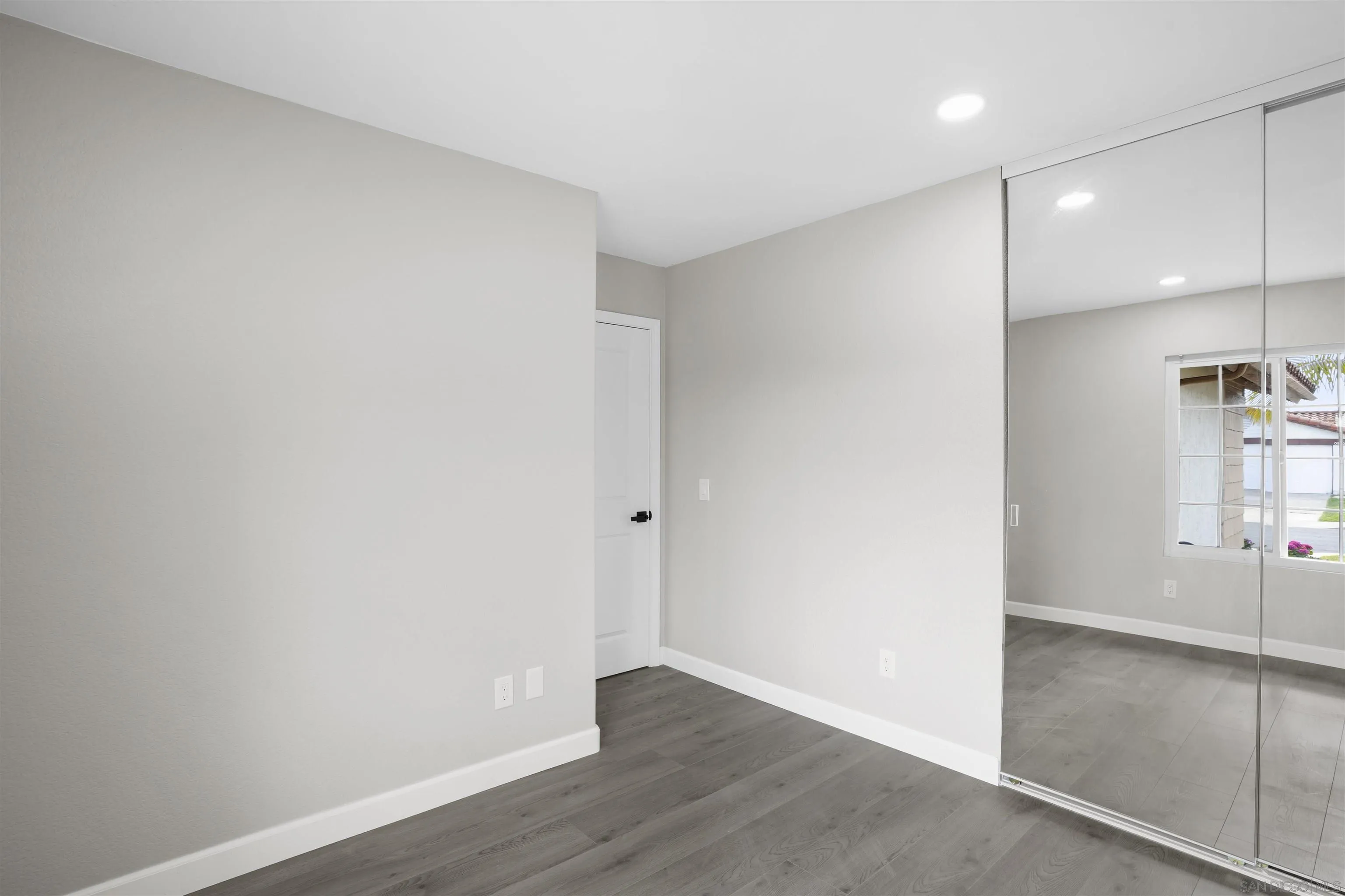 https://cdn.realtyfeed.com/cdn/127/260015677/783297ee8ef0a9bd8cd441312ba025d4.webp