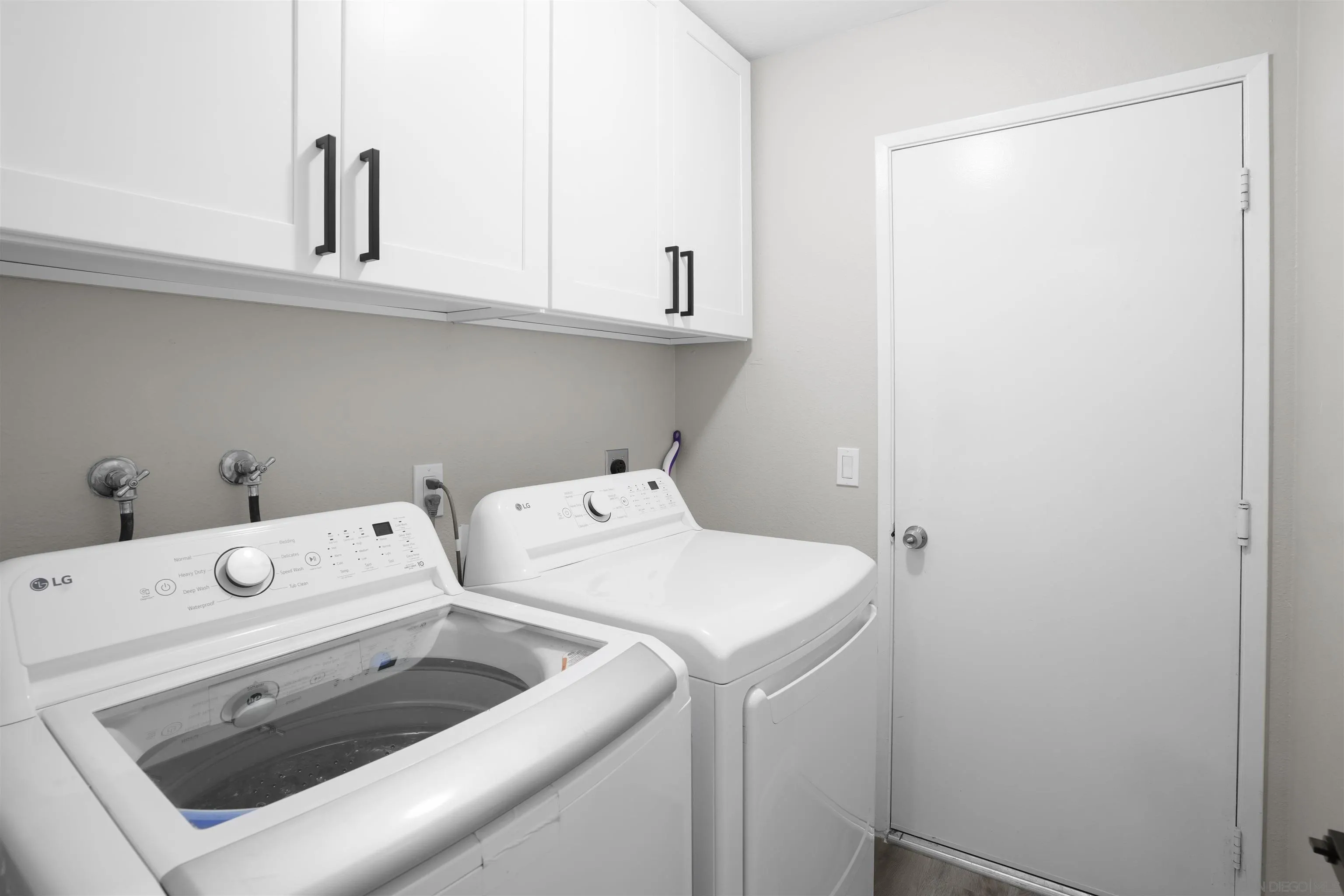 https://cdn.realtyfeed.com/cdn/127/260015677/86f8671b408ef24feeaa8abb8731977d.webp
