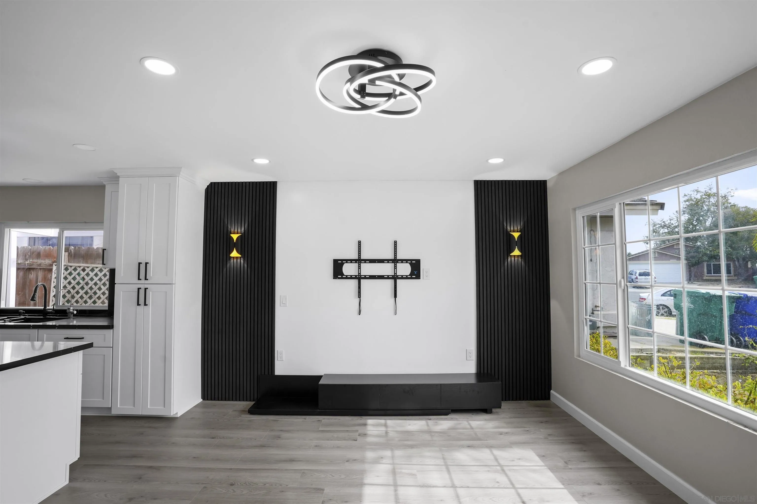 https://cdn.realtyfeed.com/cdn/127/260015677/d2ced0a74f689471dde56b4d5c290978.webp