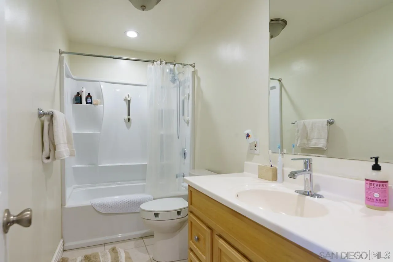 https://cdn.realtyfeed.com/cdn/127/260015681/9e48a551f55835d7bbe08259bd822acb.webp