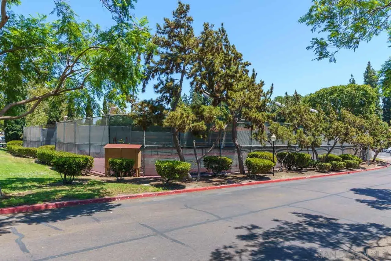 https://cdn.realtyfeed.com/cdn/127/260015681/9f097474c6fb3c810fe31333cb53a7ae.webp