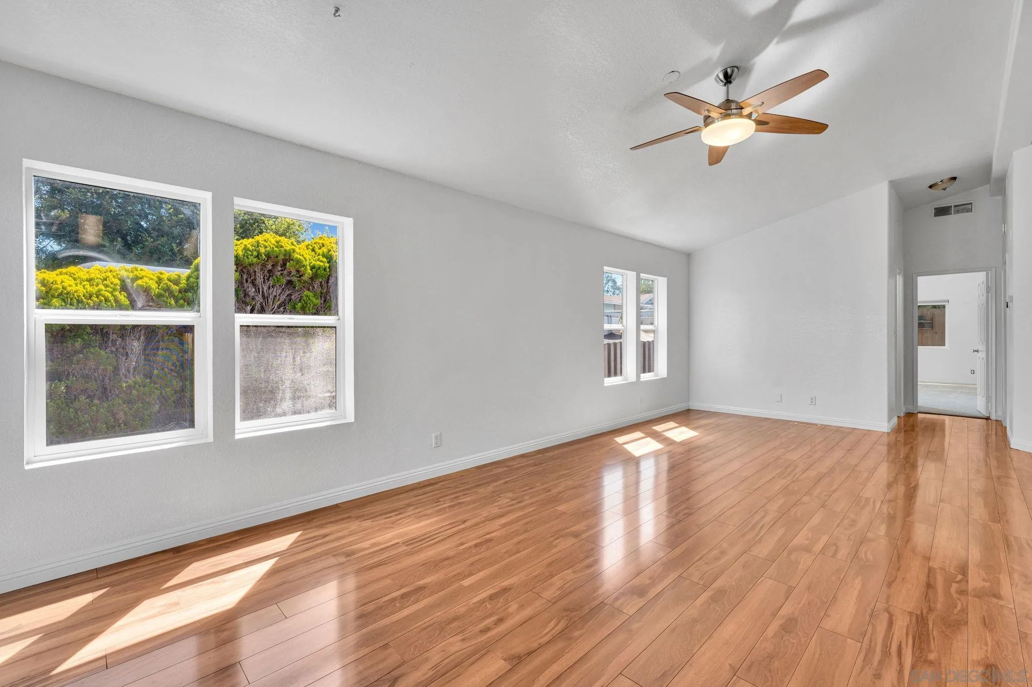 https://cdn.realtyfeed.com/cdn/127/260015684/1d174b23f2321d0385b3079bd59ad9c4.webp