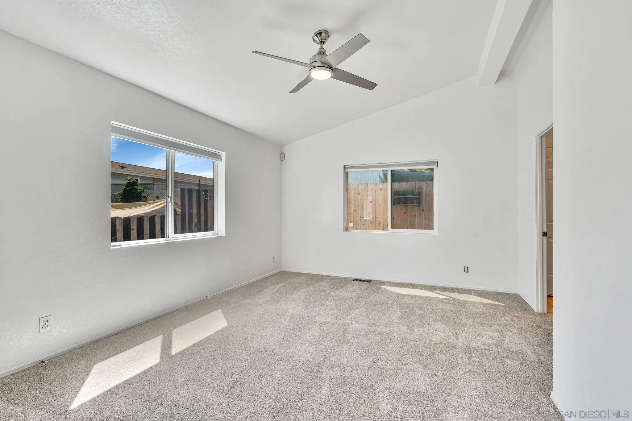 https://cdn.realtyfeed.com/cdn/127/260015684/4f469b5f6966d37a96595b9c4ea38f62.webp