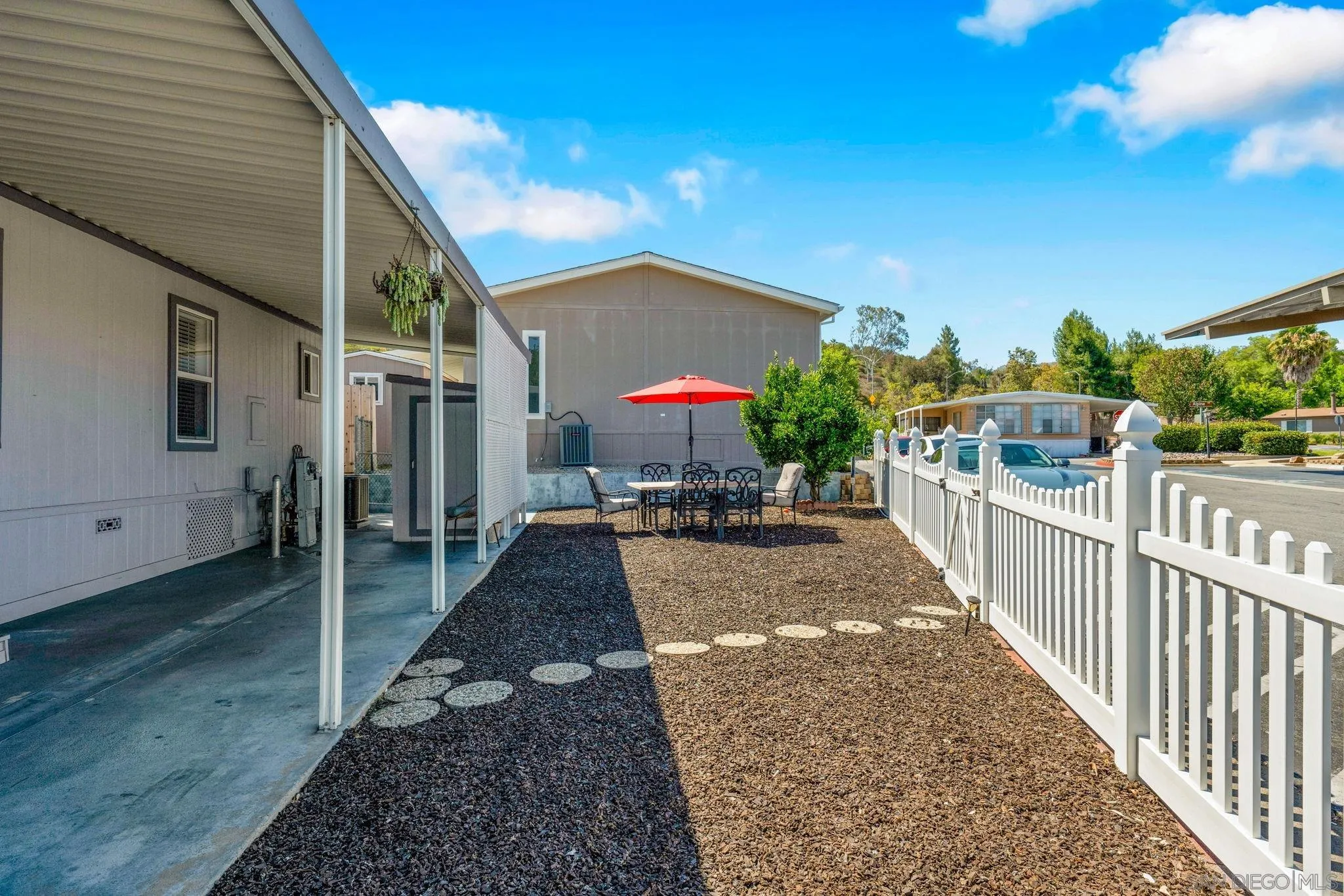 https://cdn.realtyfeed.com/cdn/127/260015684/54572a5ac31c476f19819d6c079b2f0d.webp