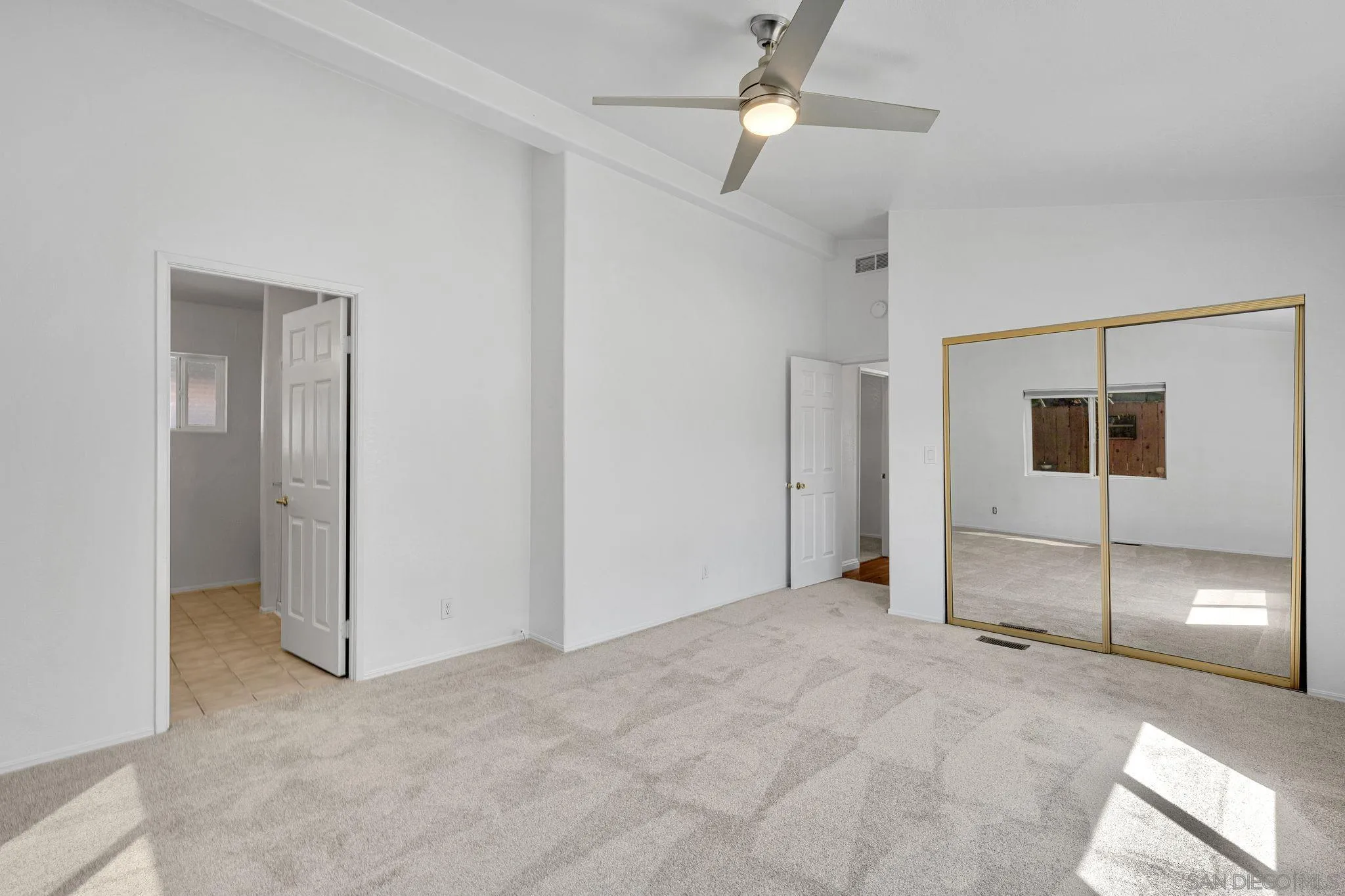 https://cdn.realtyfeed.com/cdn/127/260015684/606f9f195103ecd595f9d5b21dffddda.webp