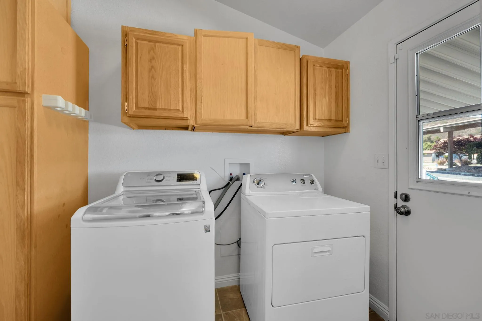 https://cdn.realtyfeed.com/cdn/127/260015684/9319eeb2c7fb0b795dce903881ad49d1.webp