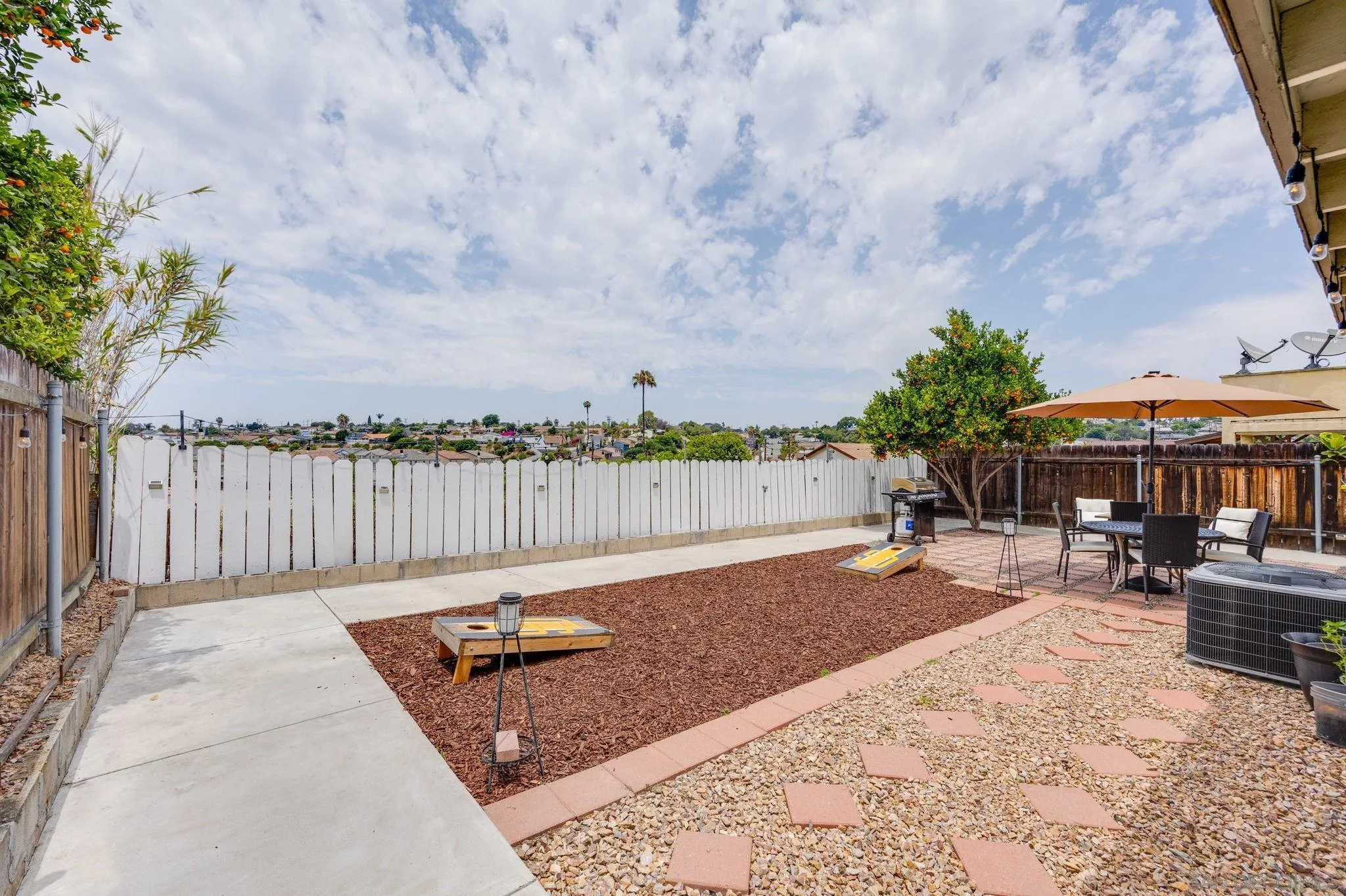 https://cdn.realtyfeed.com/cdn/127/260015685/00df5001d3631e9136b1f349386d0b08.webp