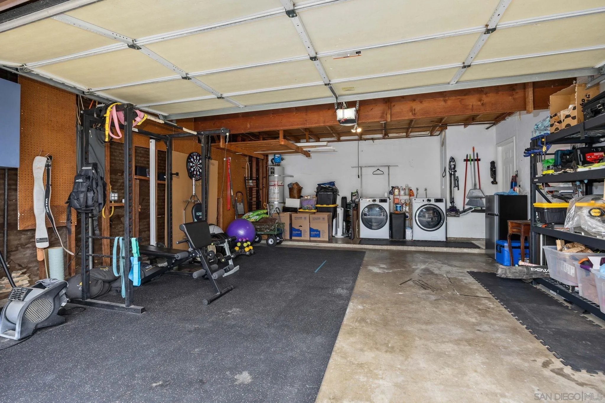 https://cdn.realtyfeed.com/cdn/127/260015685/1f64e166f1a660e0feb1e8637ece8422.webp