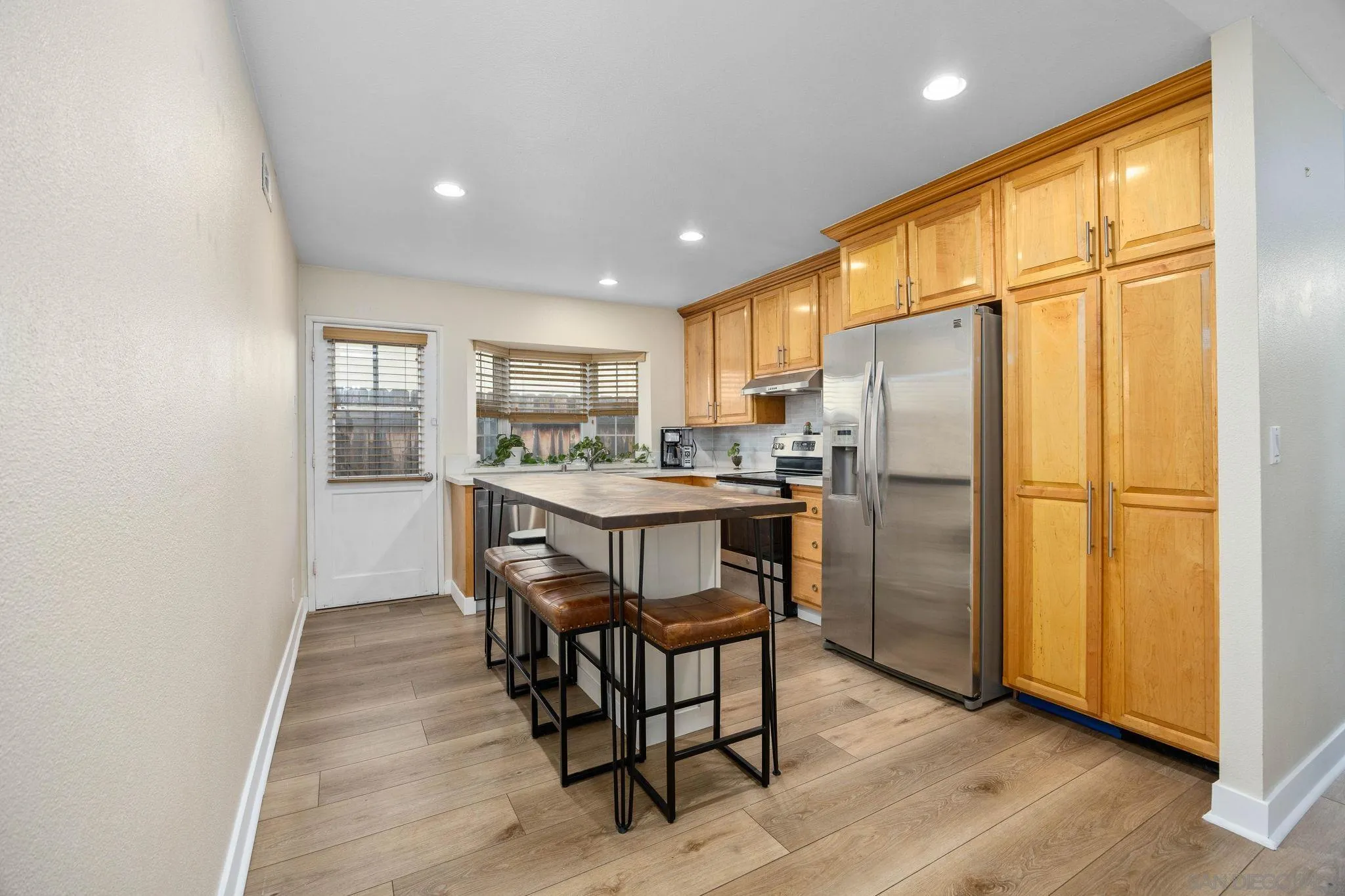 https://cdn.realtyfeed.com/cdn/127/260015685/c68e08ce38cf8ba027785709785ecaa9.webp