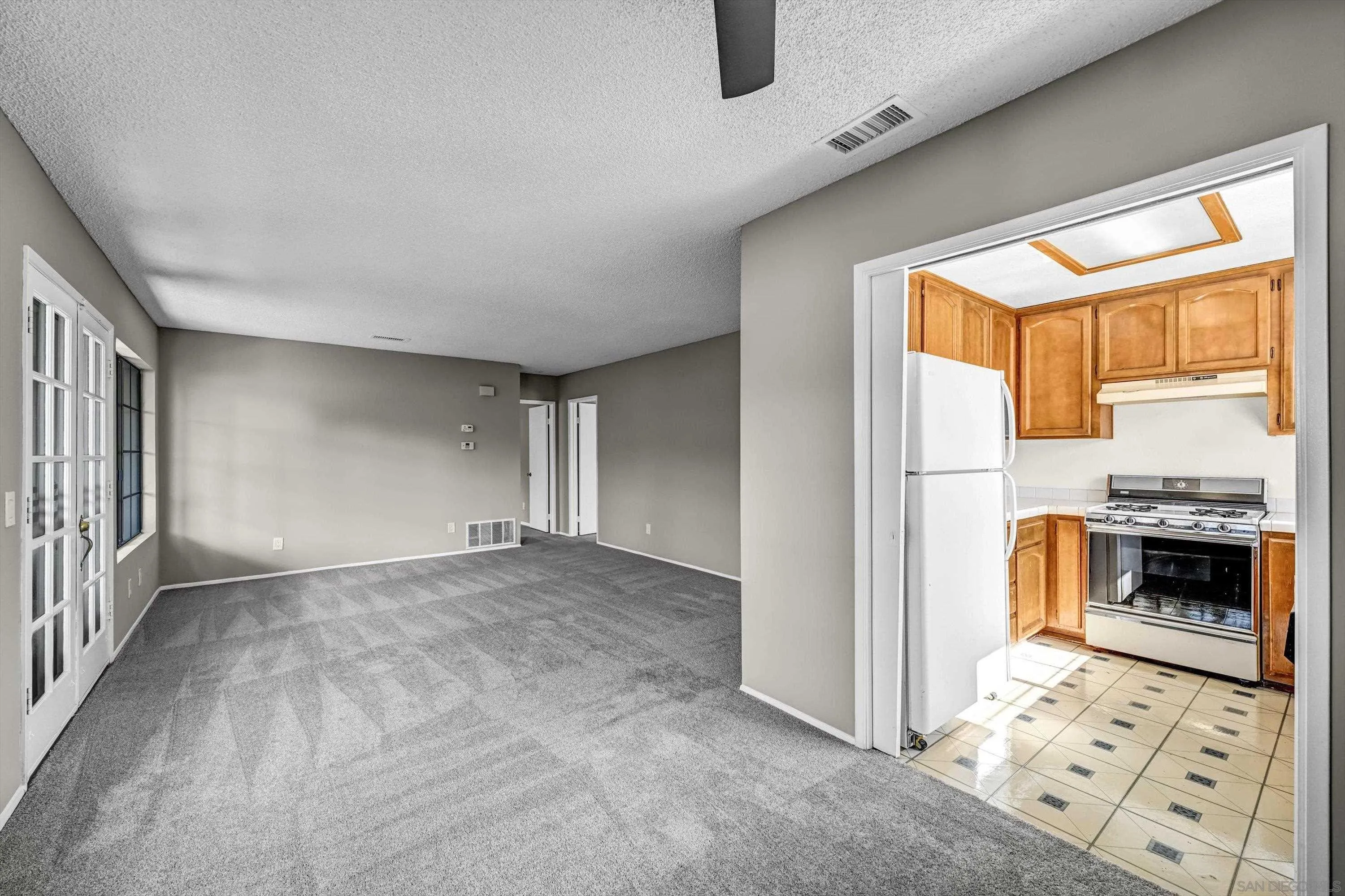 https://cdn.realtyfeed.com/cdn/127/260015687/51bee0be6b741d53c2013d45b02304fe.webp