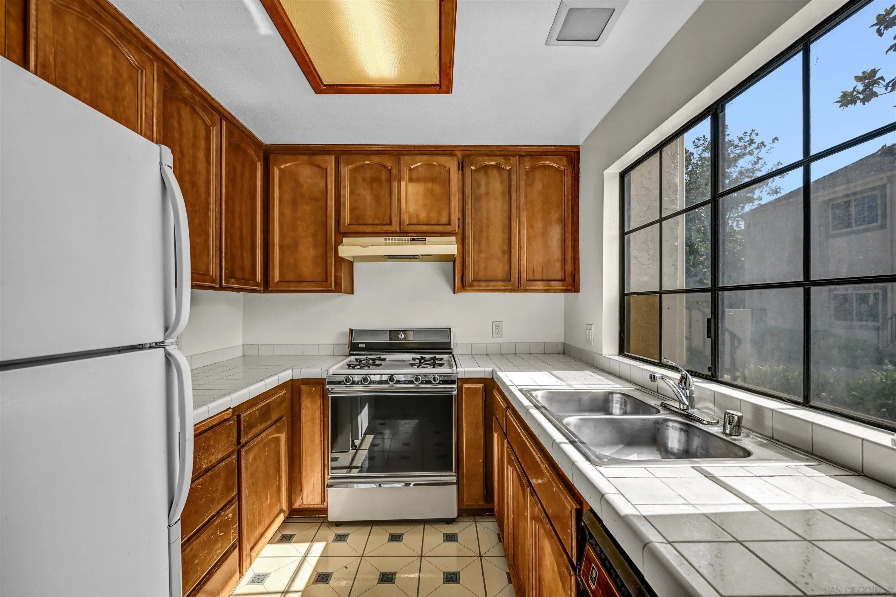 https://cdn.realtyfeed.com/cdn/127/260015687/5aa72036beb305d973b835e989dd67c2.webp