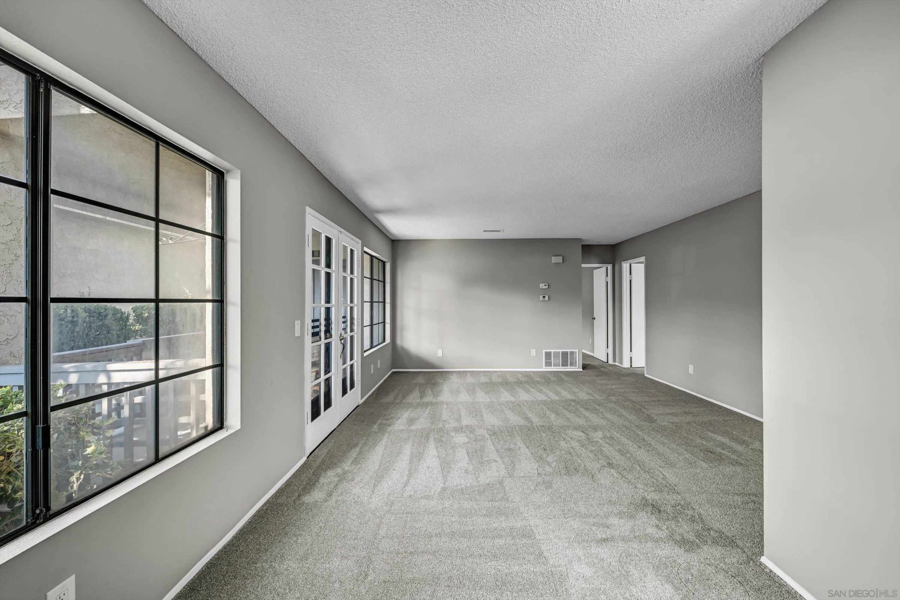 https://cdn.realtyfeed.com/cdn/127/260015687/63ad26e5fdf017f08266520467c9eb6d.webp