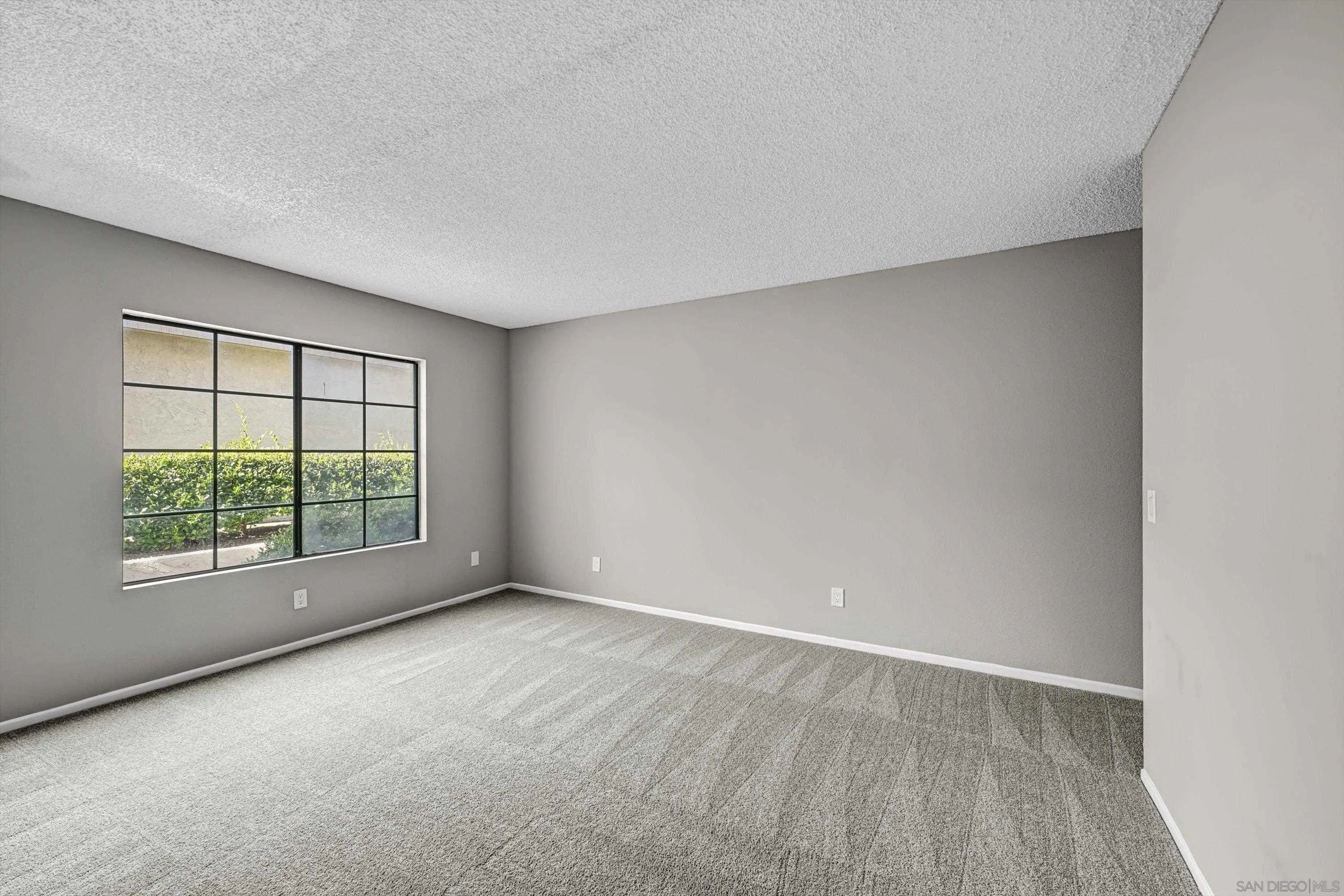 https://cdn.realtyfeed.com/cdn/127/260015687/80c4447f9d9239f22de1884f040bba46.webp