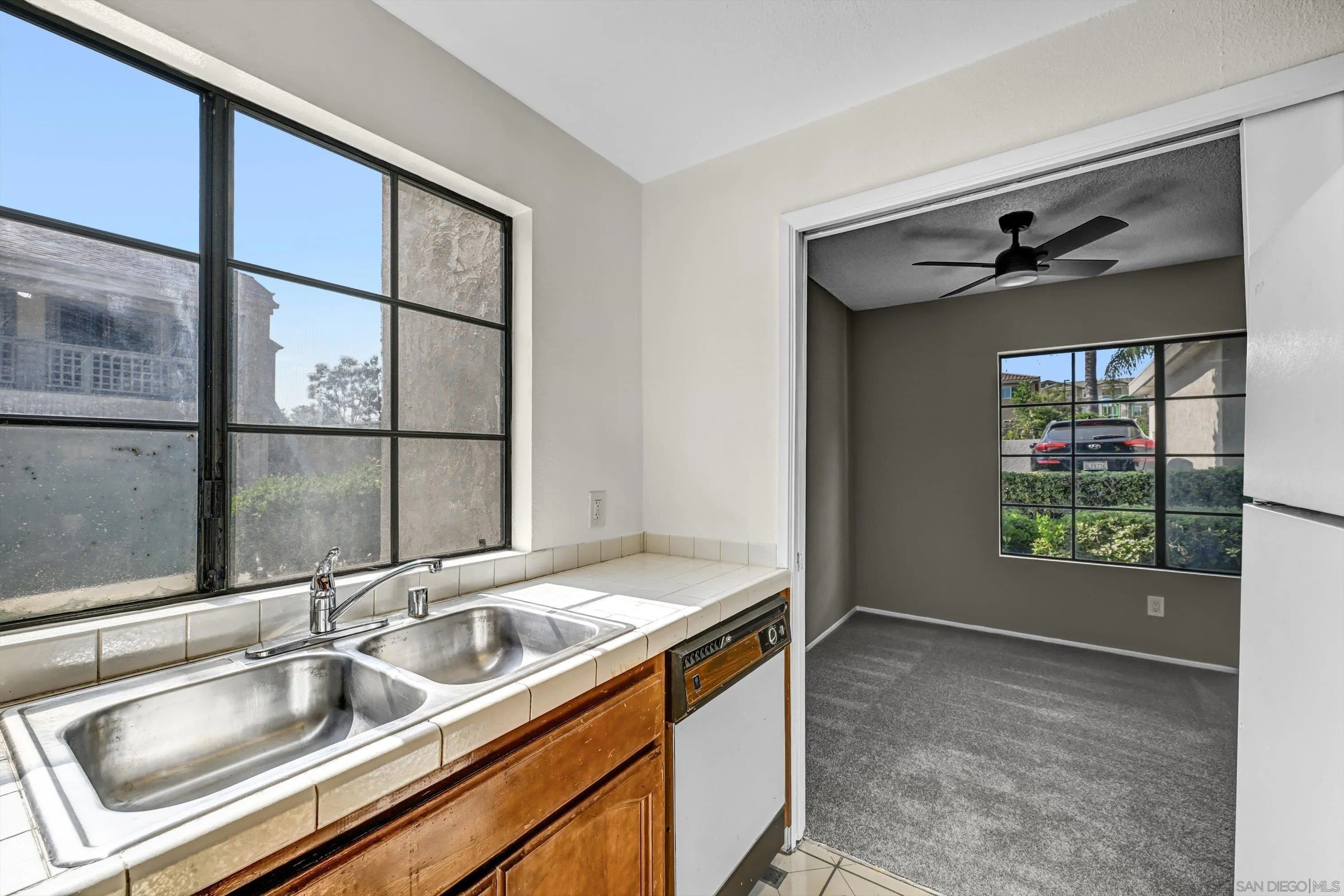 https://cdn.realtyfeed.com/cdn/127/260015687/8a09a371e5fb9878edc0d944a89a3968.webp