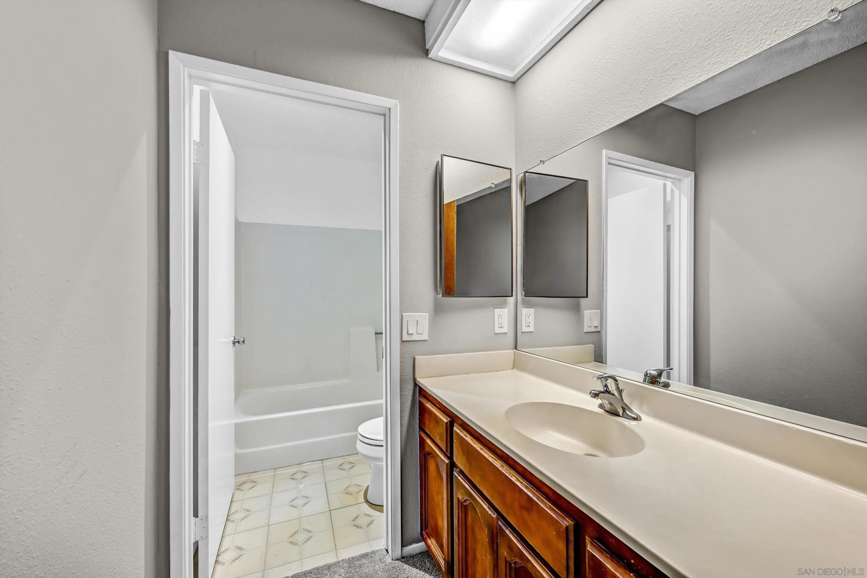 https://cdn.realtyfeed.com/cdn/127/260015687/df3afe0a24621fc50c301e0ab3bdd880.webp