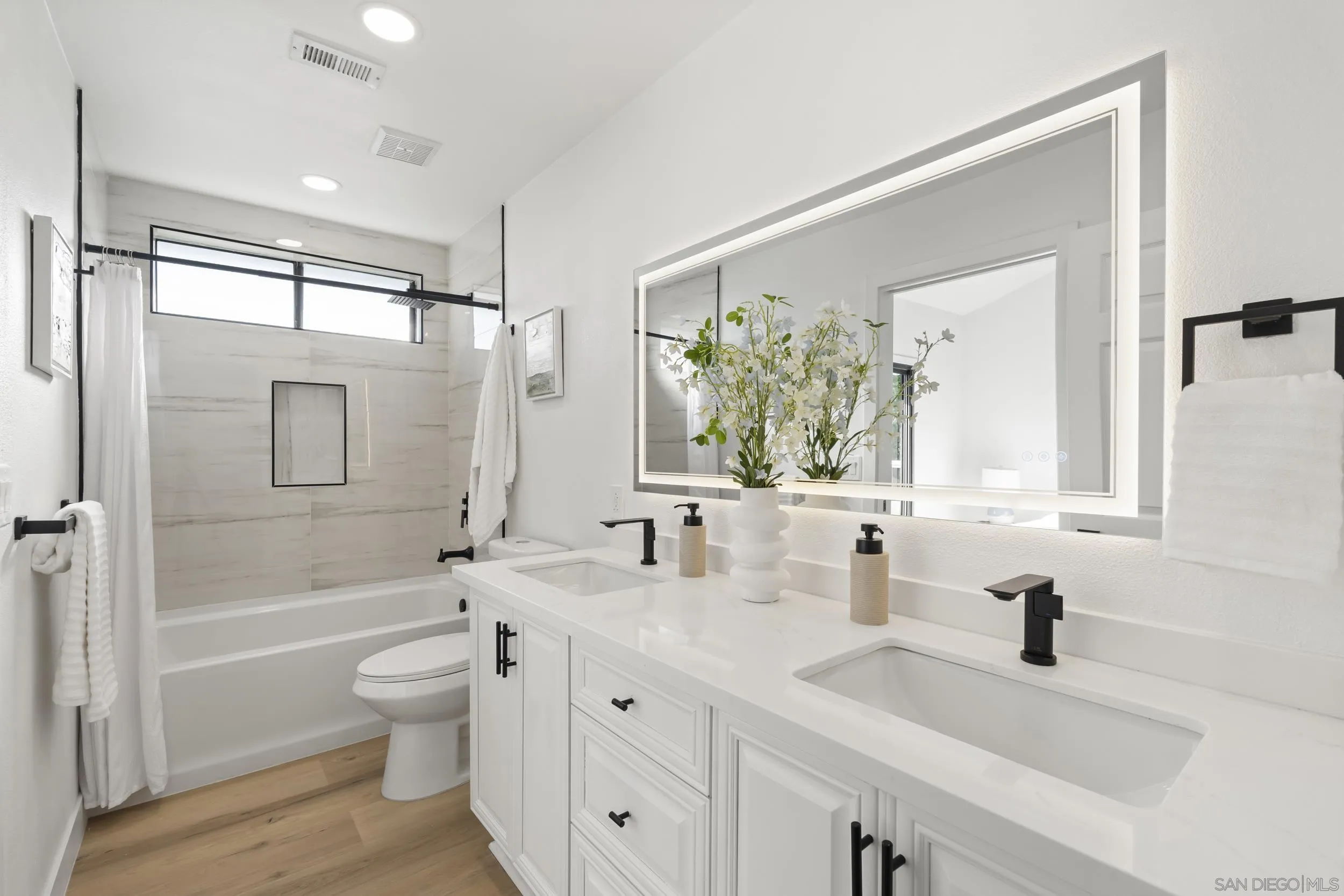 https://cdn.realtyfeed.com/cdn/127/260015688/18bdff42aa647a0db2a1e20e4f5257c0.webp