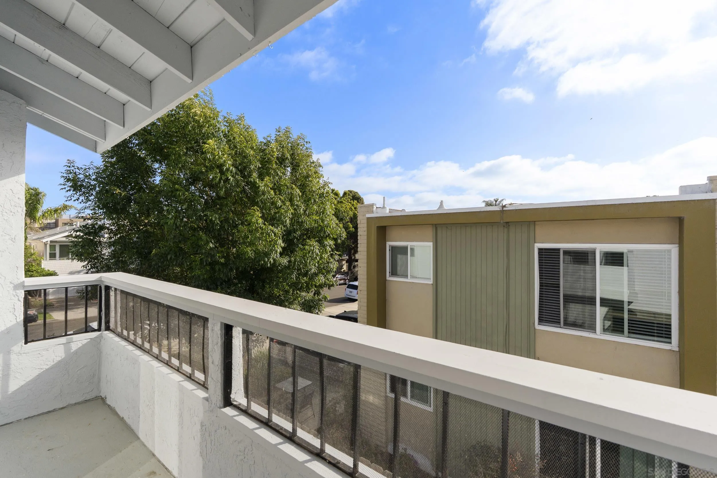 https://cdn.realtyfeed.com/cdn/127/260015688/8b3a1f6d9839b7e32204097fe810827e.webp