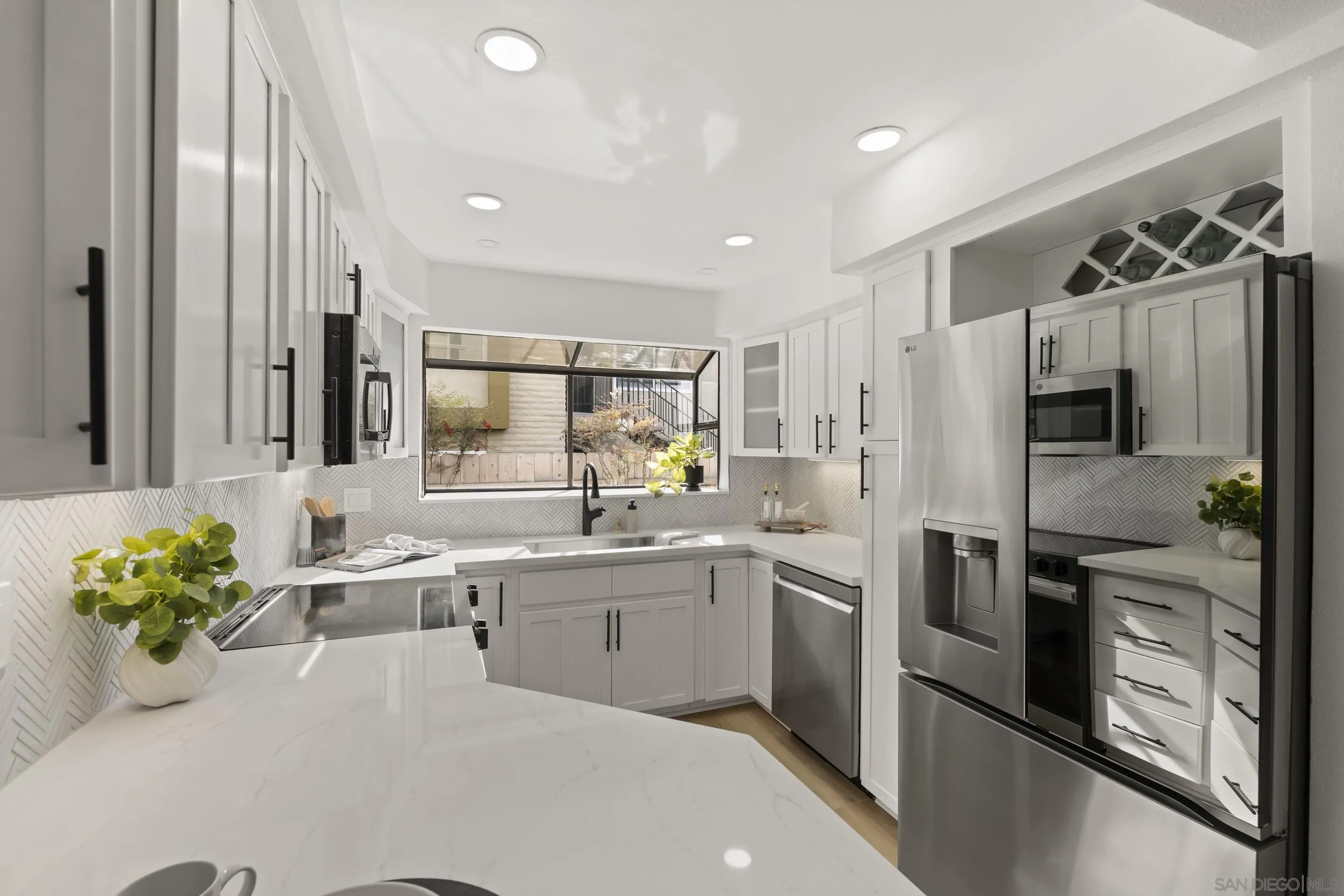 https://cdn.realtyfeed.com/cdn/127/260015688/9a1925d44e2ed05d3a830fafde7445ad.webp
