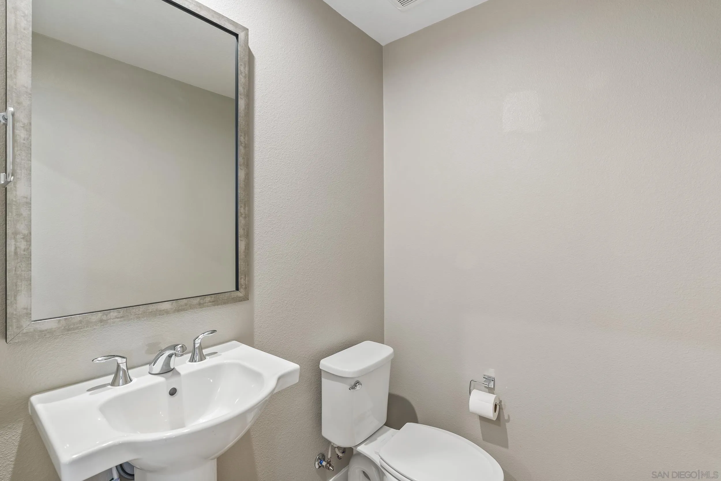 Photo #23: 260015689 Listing: Photo #23