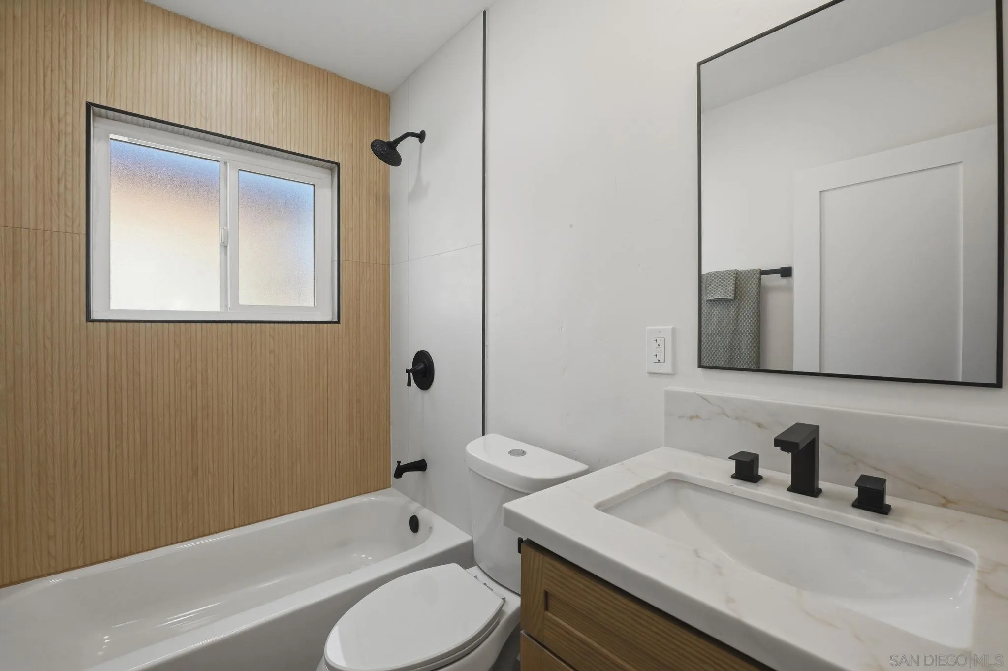 https://cdn.realtyfeed.com/cdn/127/260015692/10ec0a622c65afabcb4e8ba61c10056e.webp